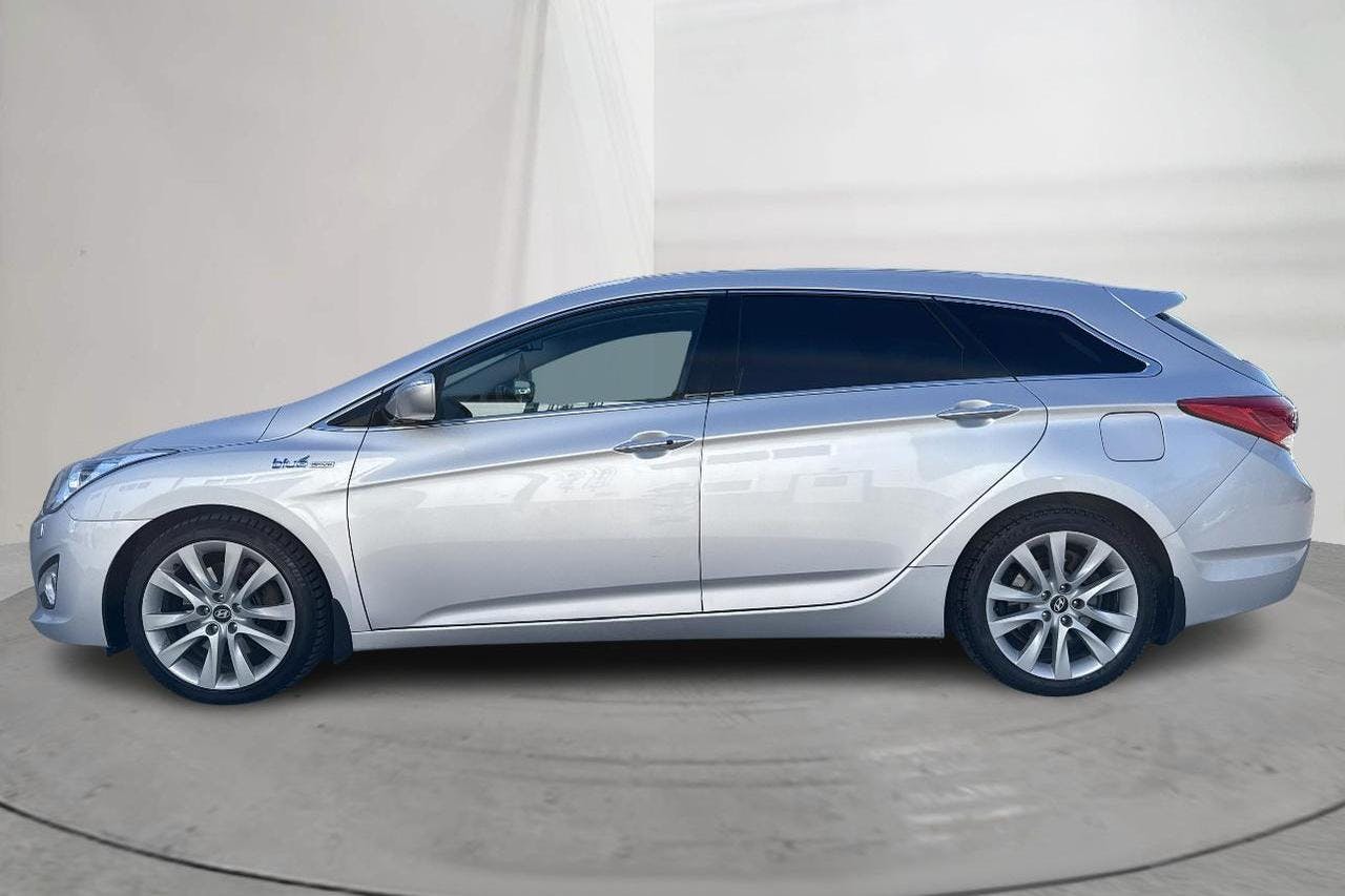 Hyundai i40 1.7 CRDi Kombi (136hk) - 12 227 mil - Manuell - silver - 2015