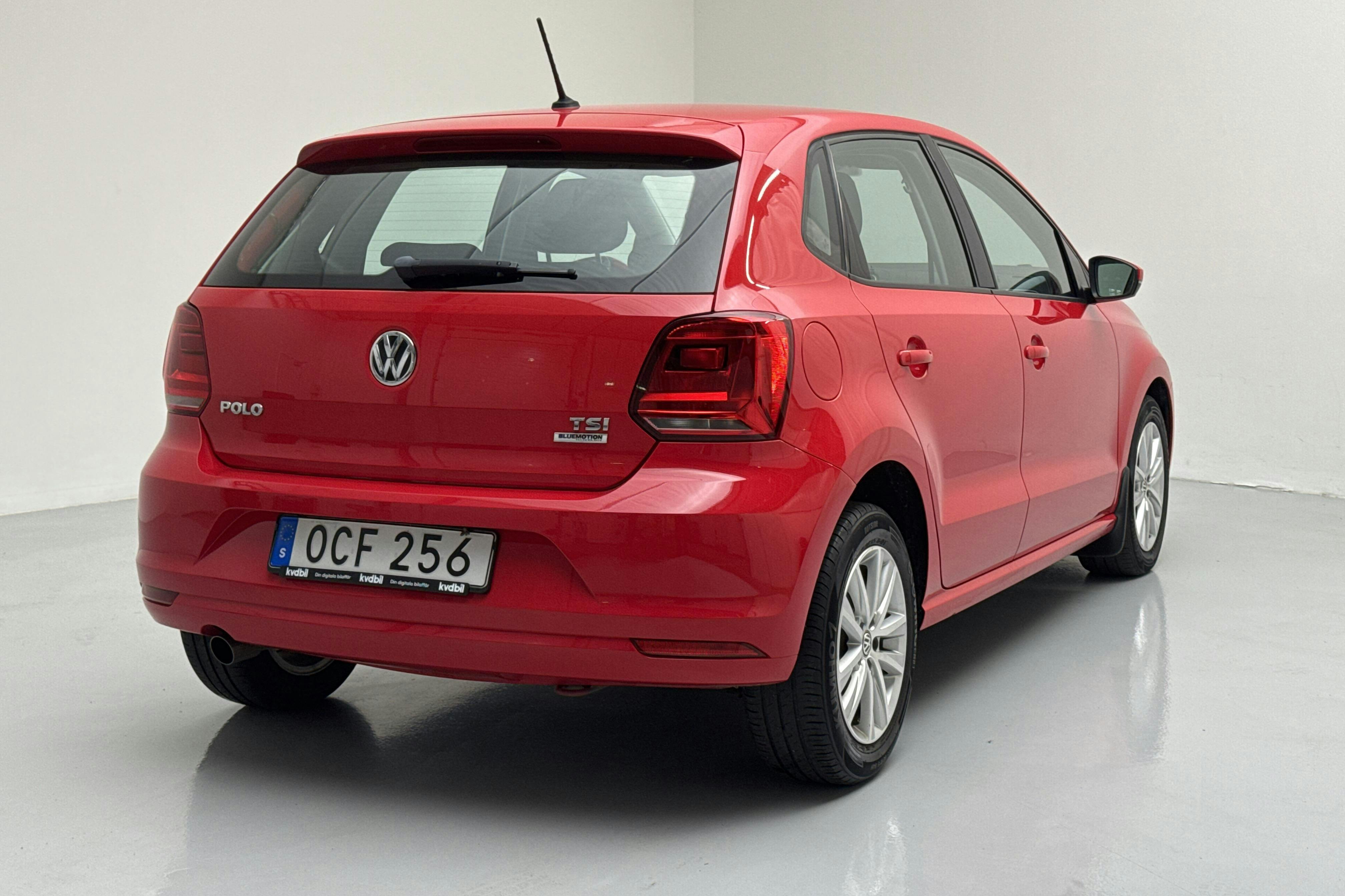 VW Polo 1.2 TSI 5dr (90hk) - 7 923 mil - Manuell - röd - 2016