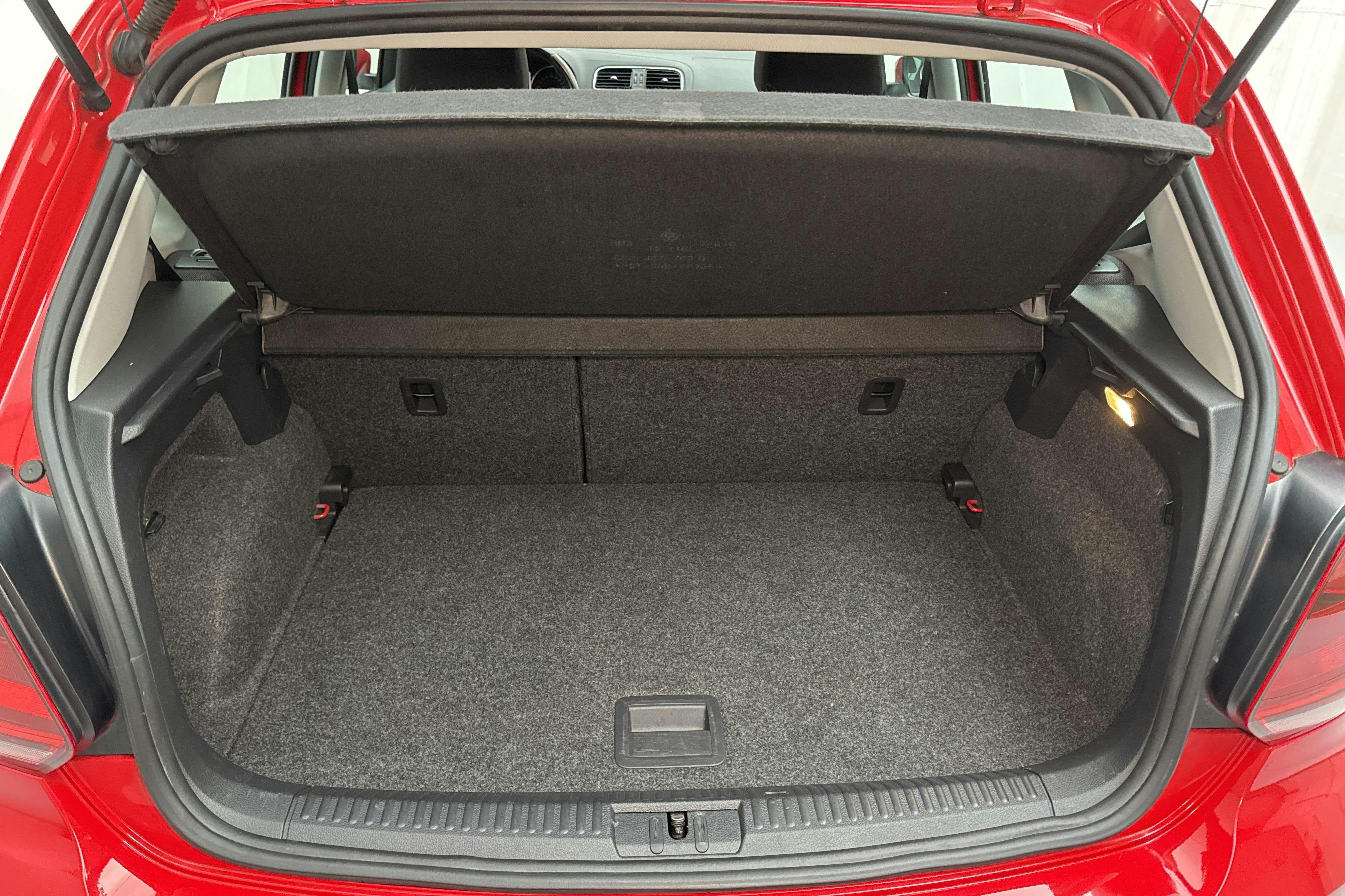 VW Polo 1.2 TSI 5dr (90hk) - 7 923 mil - Manuell - röd - 2016