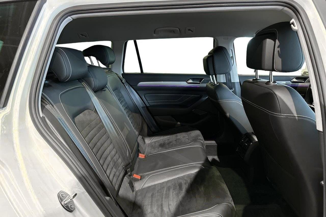 VW Passat 1.4 GTE Sportscombi (218hk) - 15 062 mil - Automat - vit - 2020
