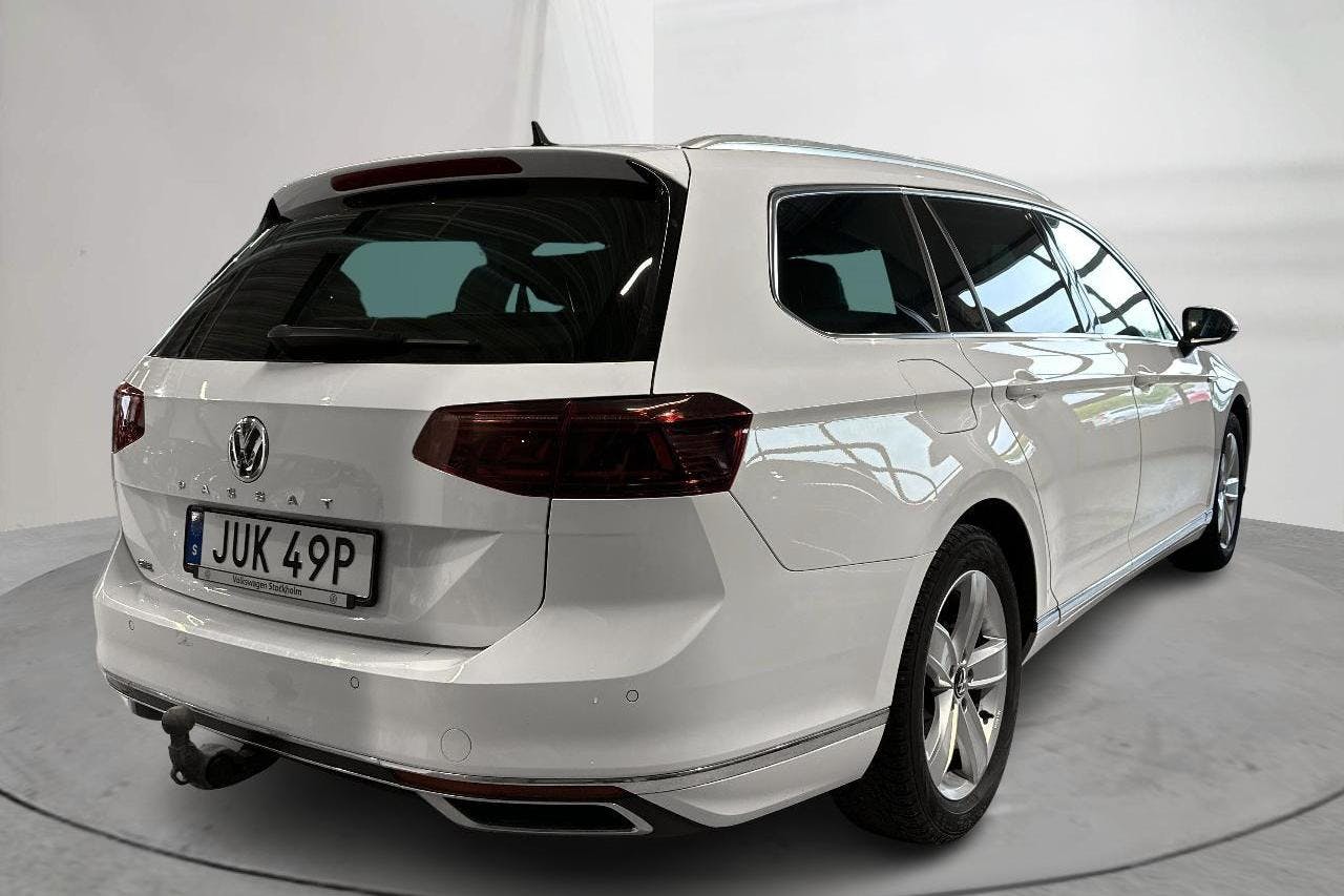 VW Passat 1.4 GTE Sportscombi (218hk) - 15 062 mil - Automat - vit - 2020
