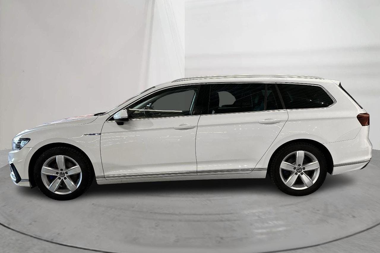 VW Passat 1.4 GTE Sportscombi (218hk) - 15 062 mil - Automat - vit - 2020