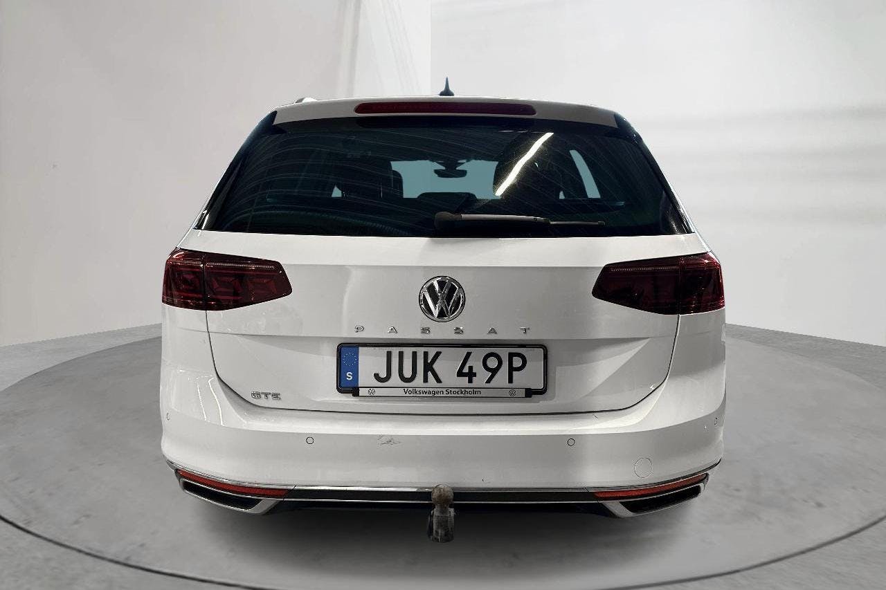VW Passat 1.4 GTE Sportscombi (218hk) - 15 062 mil - Automat - vit - 2020