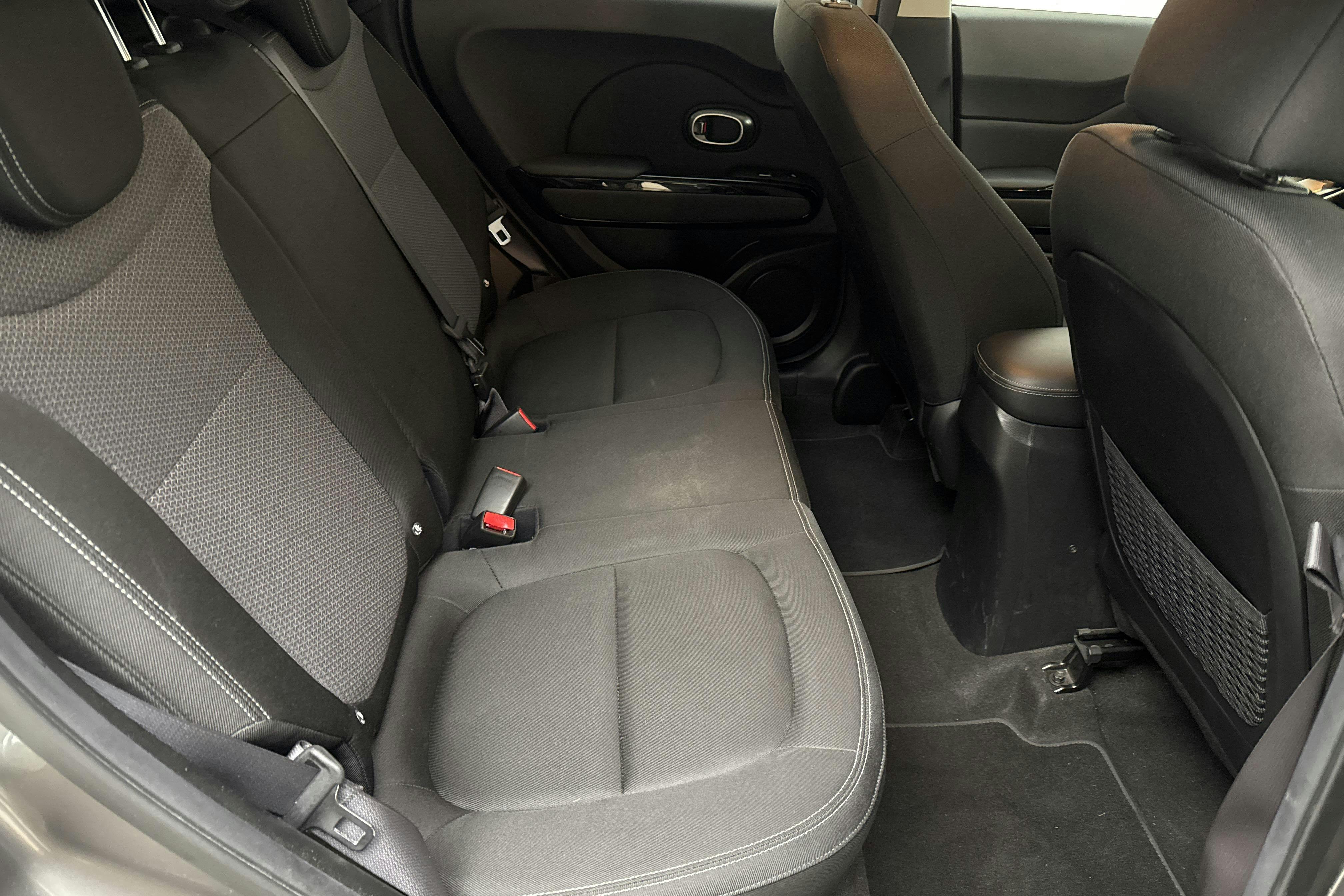 KIA Soul 1.6 CRDi (136hk) - 20 322 mil - Manuell - grå - 2018