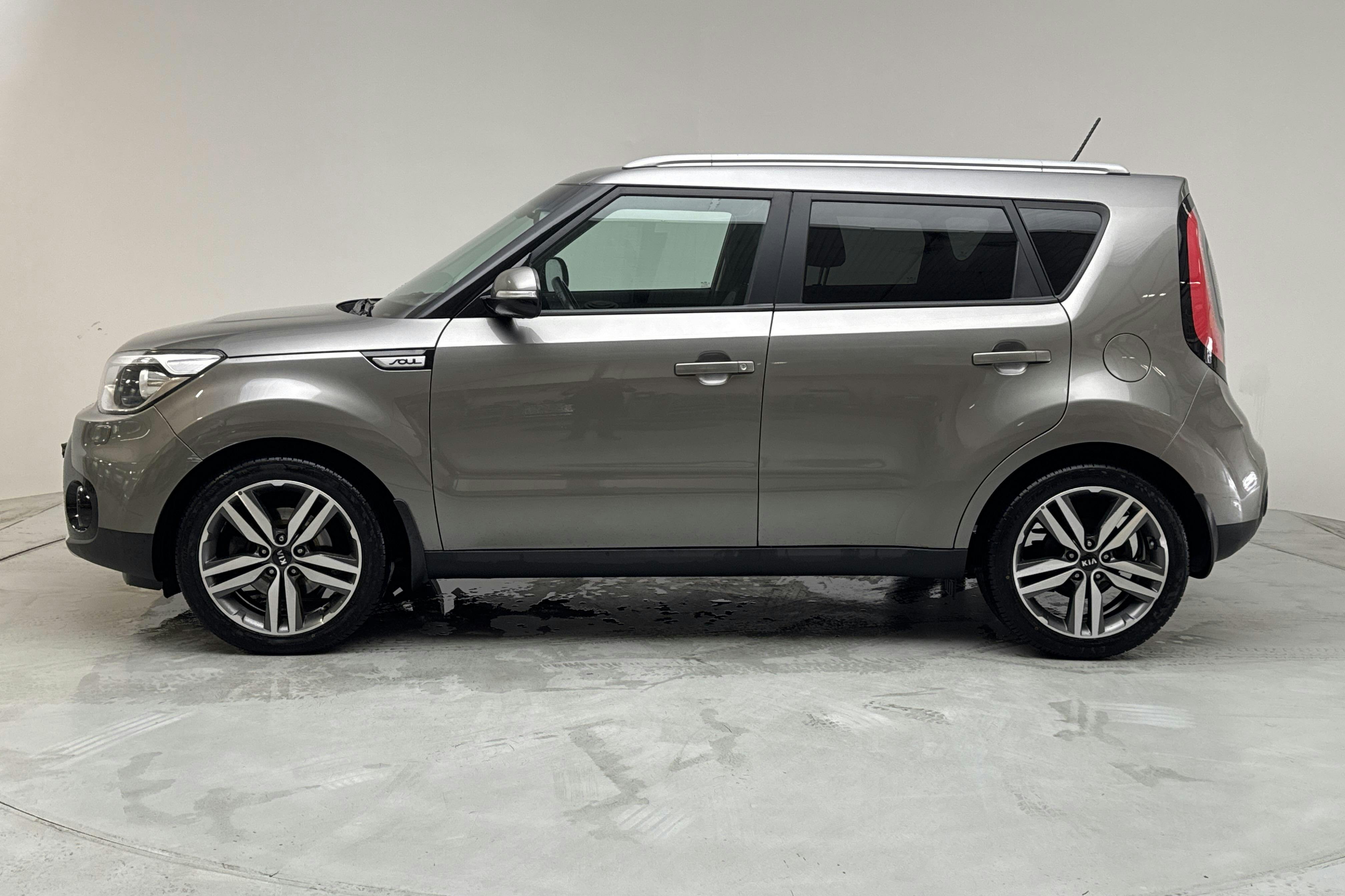 KIA Soul 1.6 CRDi (136hk) - 20 322 mil - Manuell - grå - 2018