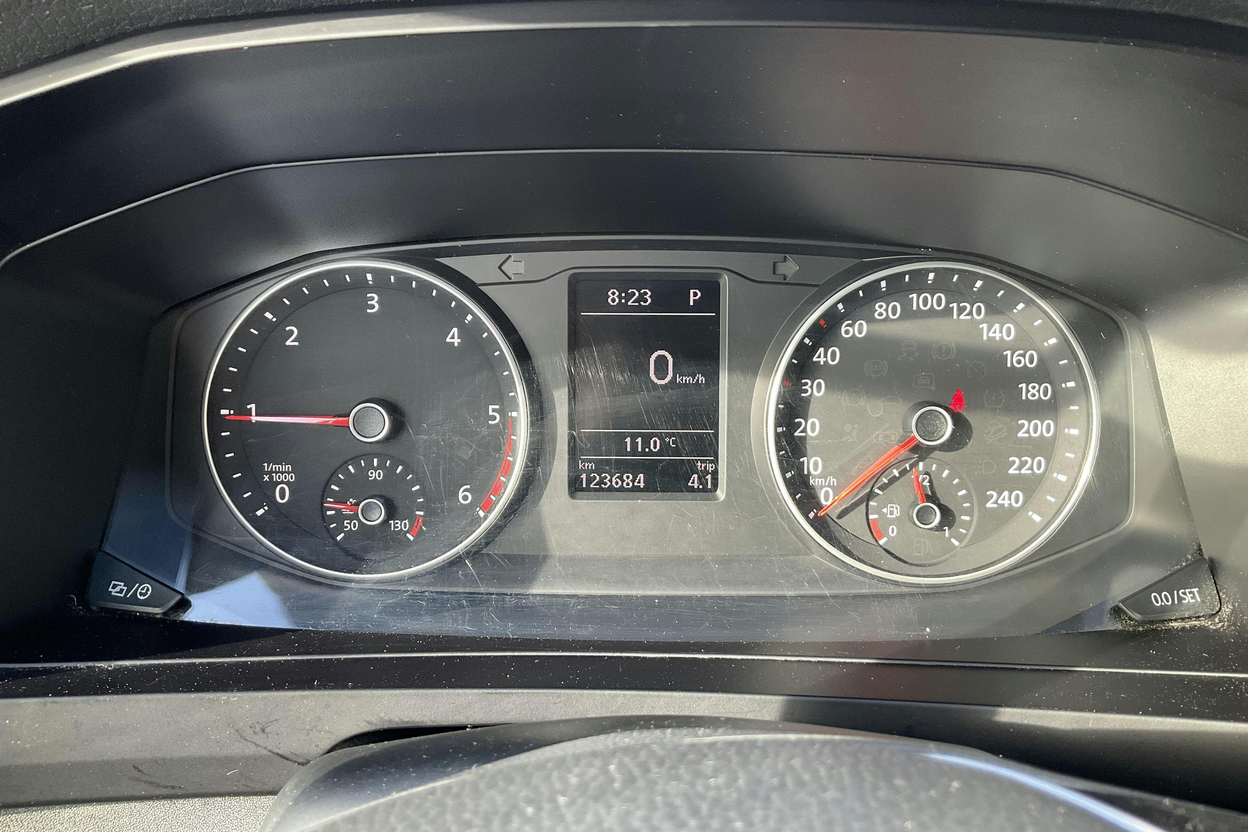 VW Transporter T6 2.0 TDI BMT Skåp (150hk) - 12 369 mil - Automat - vit - 2017