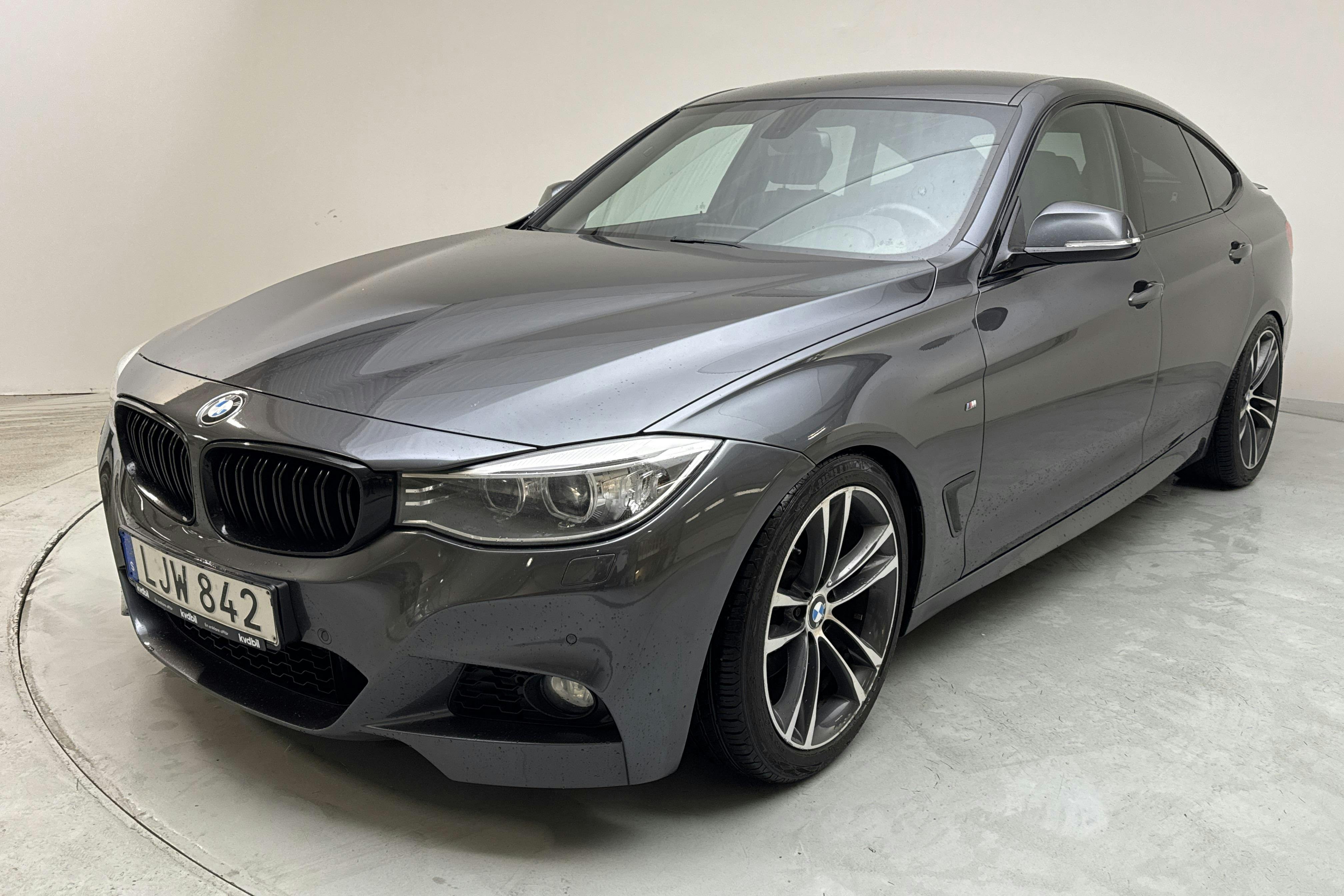 BMW 330d GT xDrive, F34 (258hk) - 18 530 mil - Automat - grå - 2016