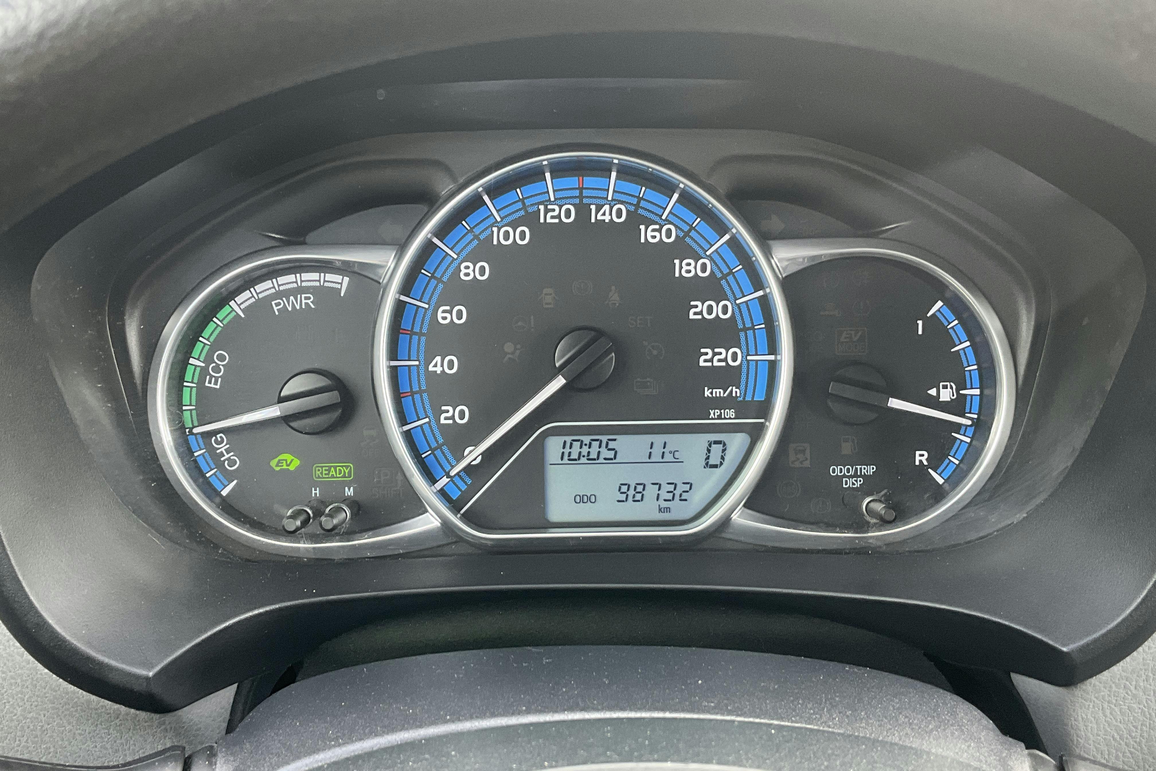 Toyota Yaris 1.5 HSD 5dr (75hk) - 9 874 mil - Automat - röd - 2015