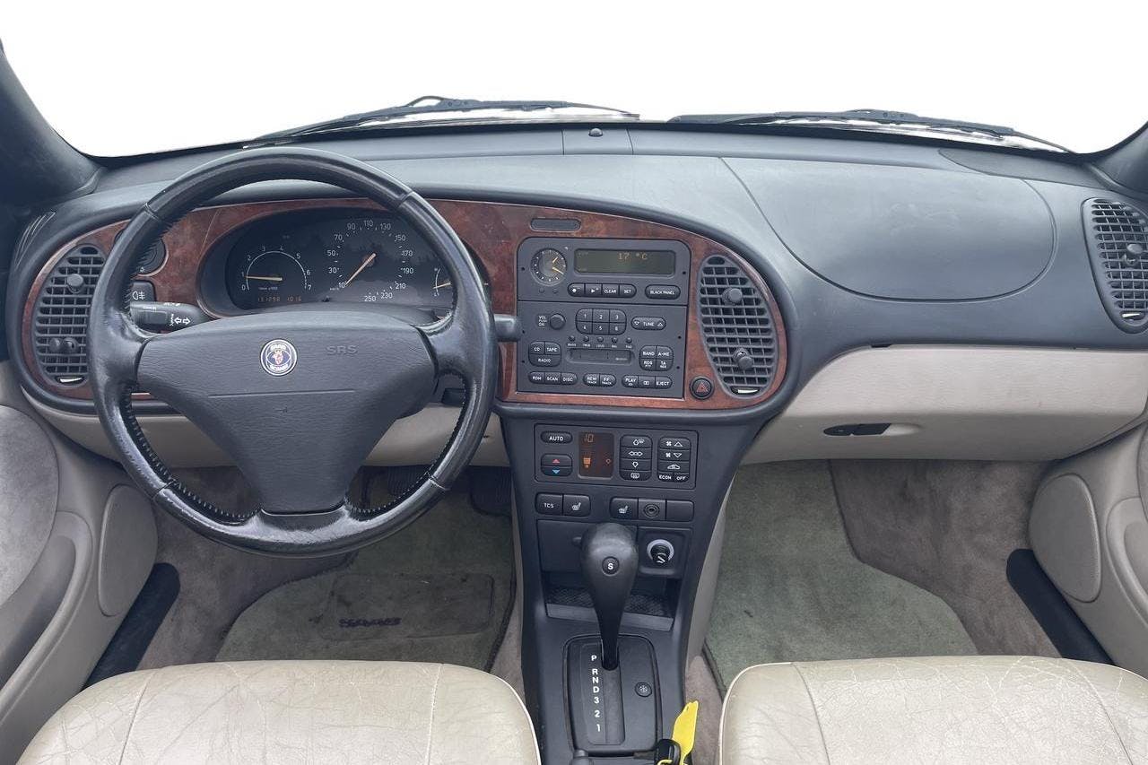 Saab 900 2.5 V6 SE Cabriolet (170hk) - 13 130 mil - Automat - svart - 1996