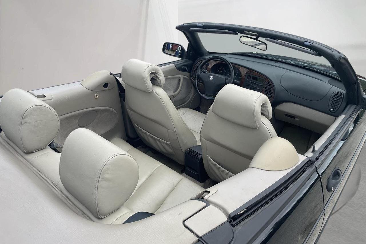Saab 900 2.5 V6 SE Cabriolet (170hk) - 13 130 mil - Automat - svart - 1996