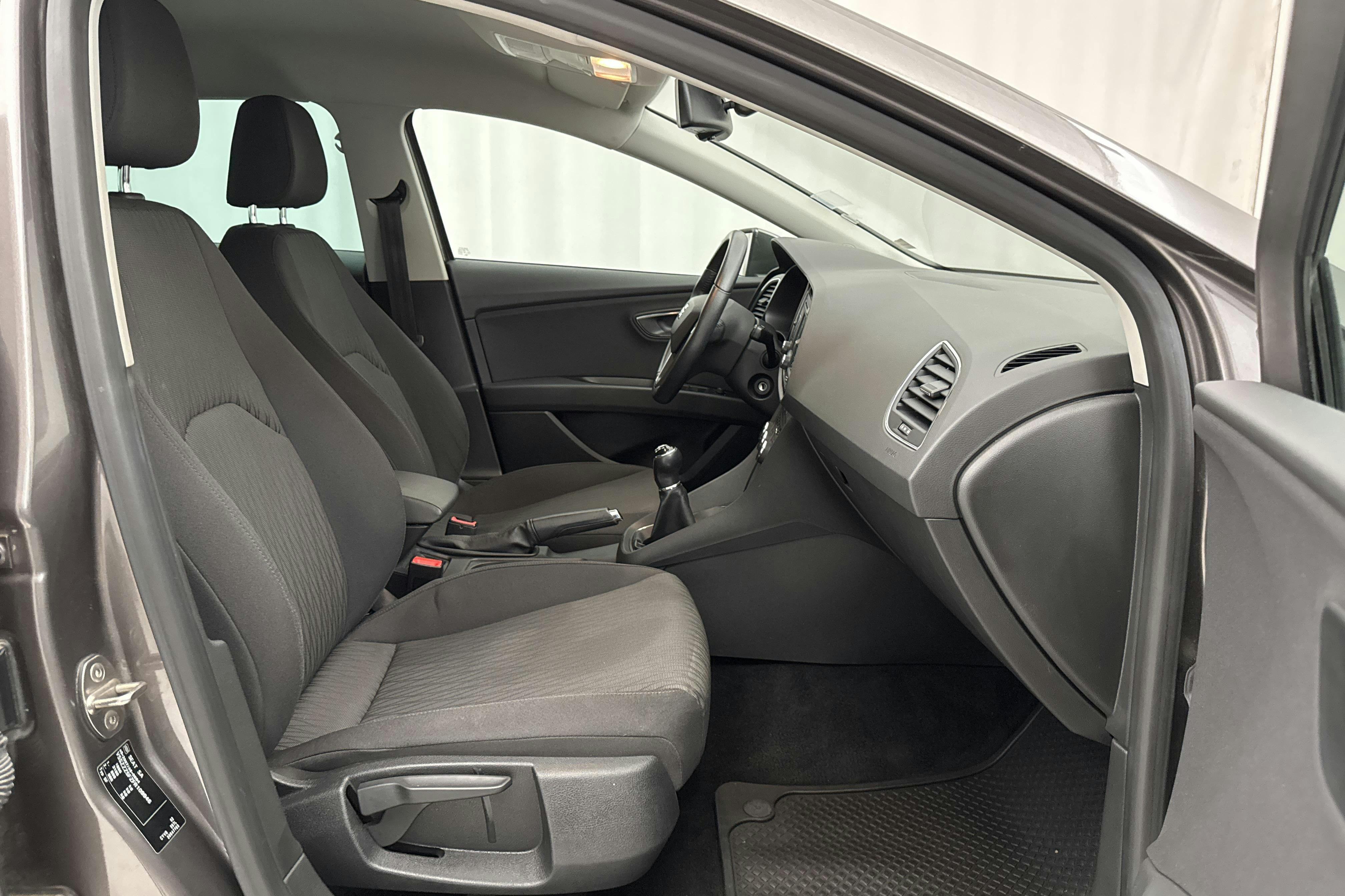 Seat Leon 1.2 TSI ST (110hk) - 8 364 mil - Manuell - Dark Grey - 2015