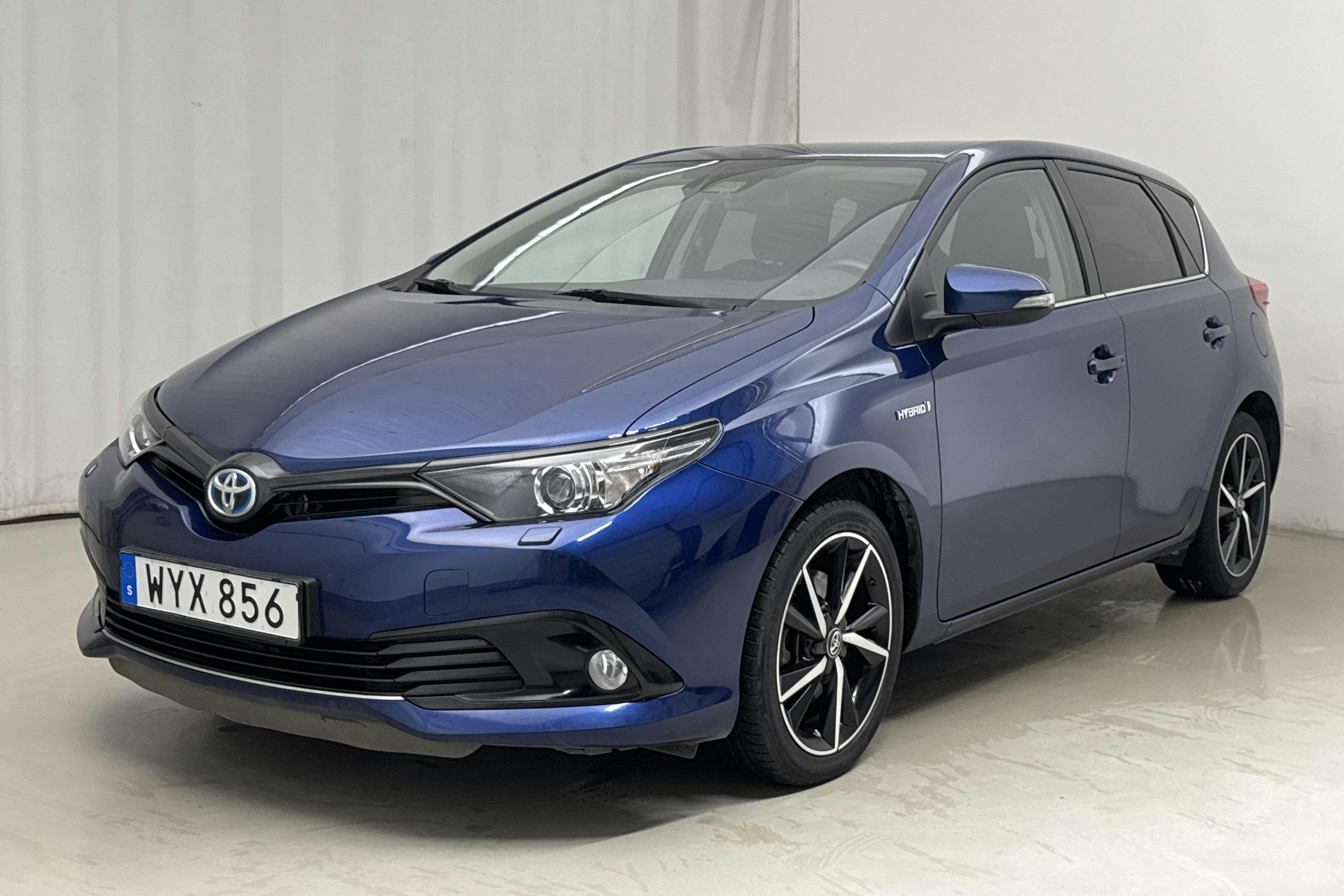 Toyota Auris 1.8 HSD 5dr (99hk) - 97 040 km - Automatyczna - Dark Blue - 2018