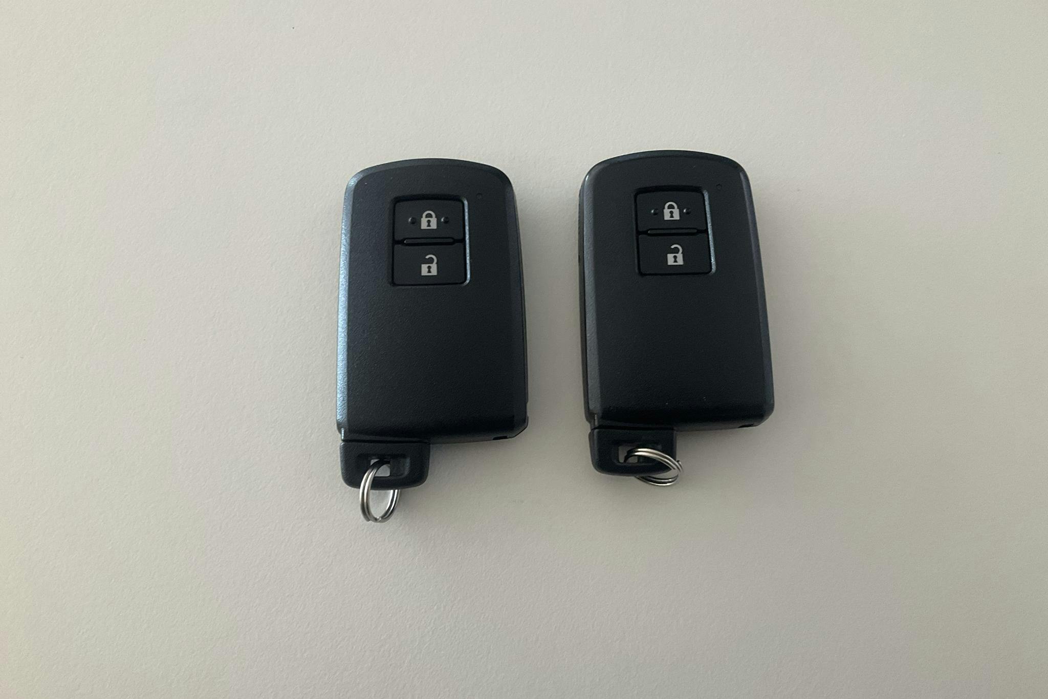Toyota Auris 1.8 HSD 5dr (99hk) - 9 704 mil - Automat - Dark Blue - 2018