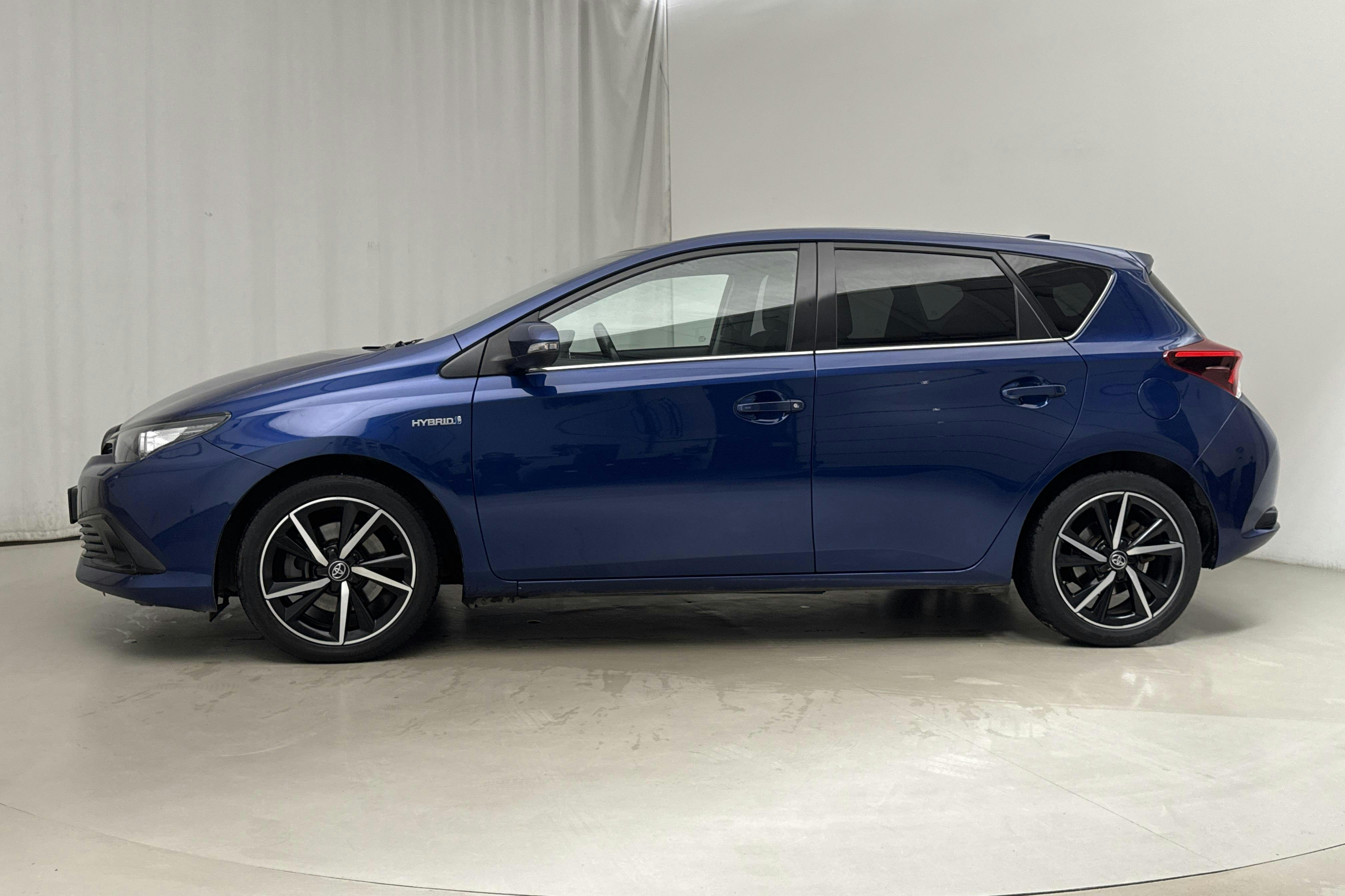 Toyota Auris 1.8 HSD 5dr (99hk) - 9 704 mil - Automat - Dark Blue - 2018