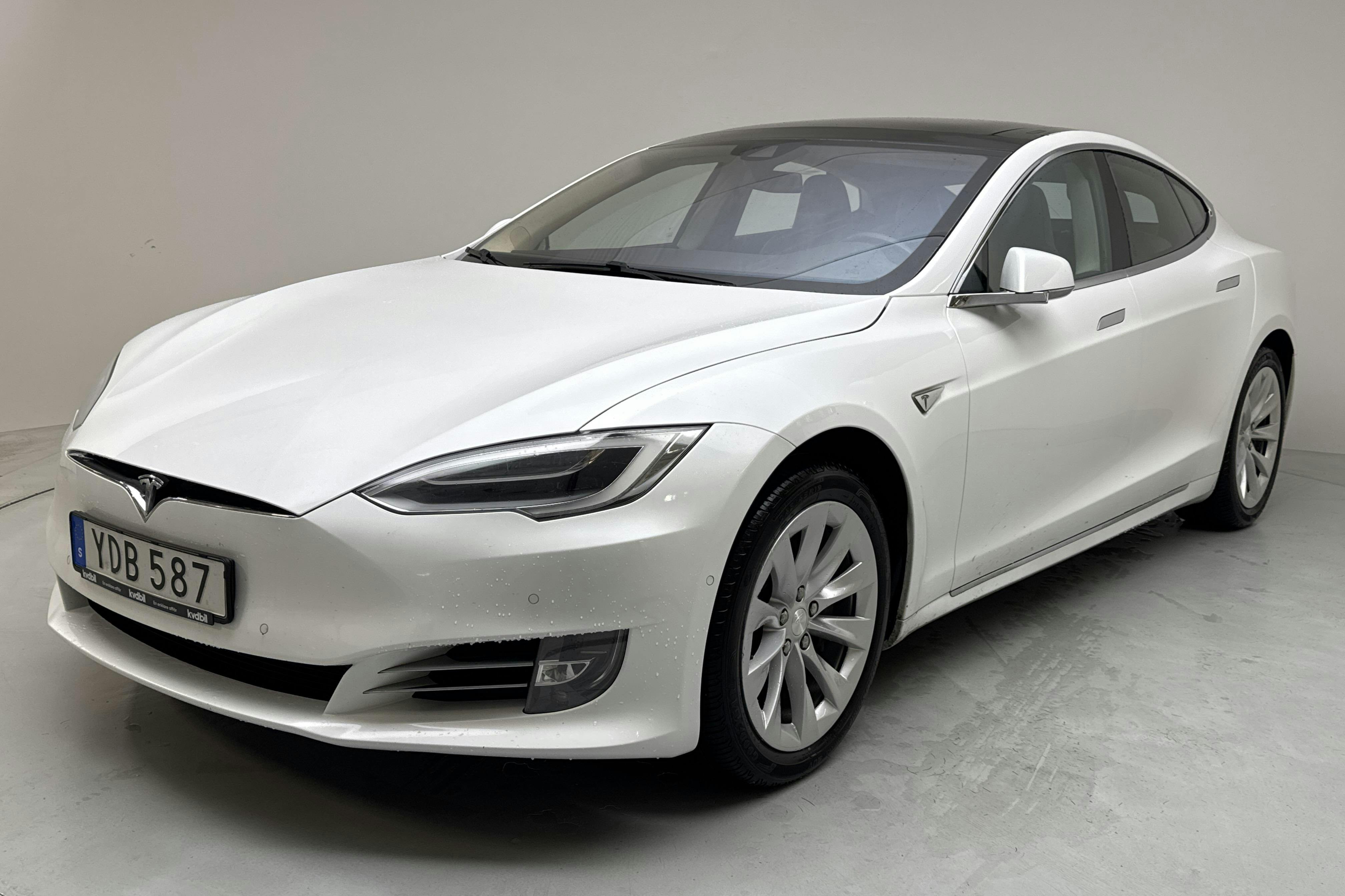 Tesla Model S 90D - 19 932 mil - Automat - vit - 2016