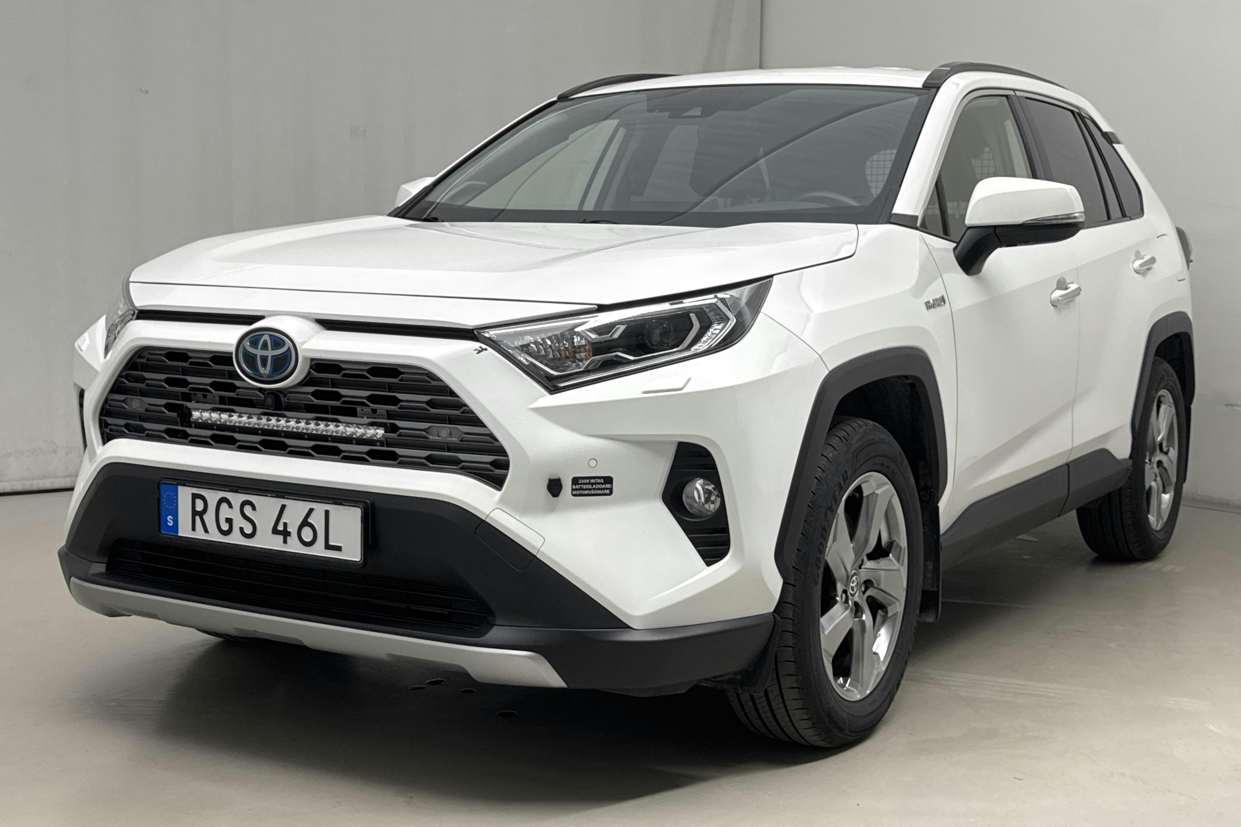 Toyota RAV4 2.5 HSD AWD (222hk) - 12 055 mil - Automat - vit - 2020