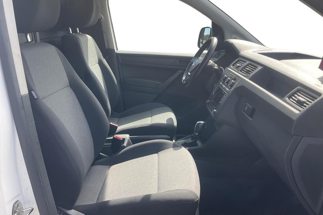 VW Caddy 2.0 TDI Maxi Skåp (102hk) - 4 446 mil - Automat - vit - 2019