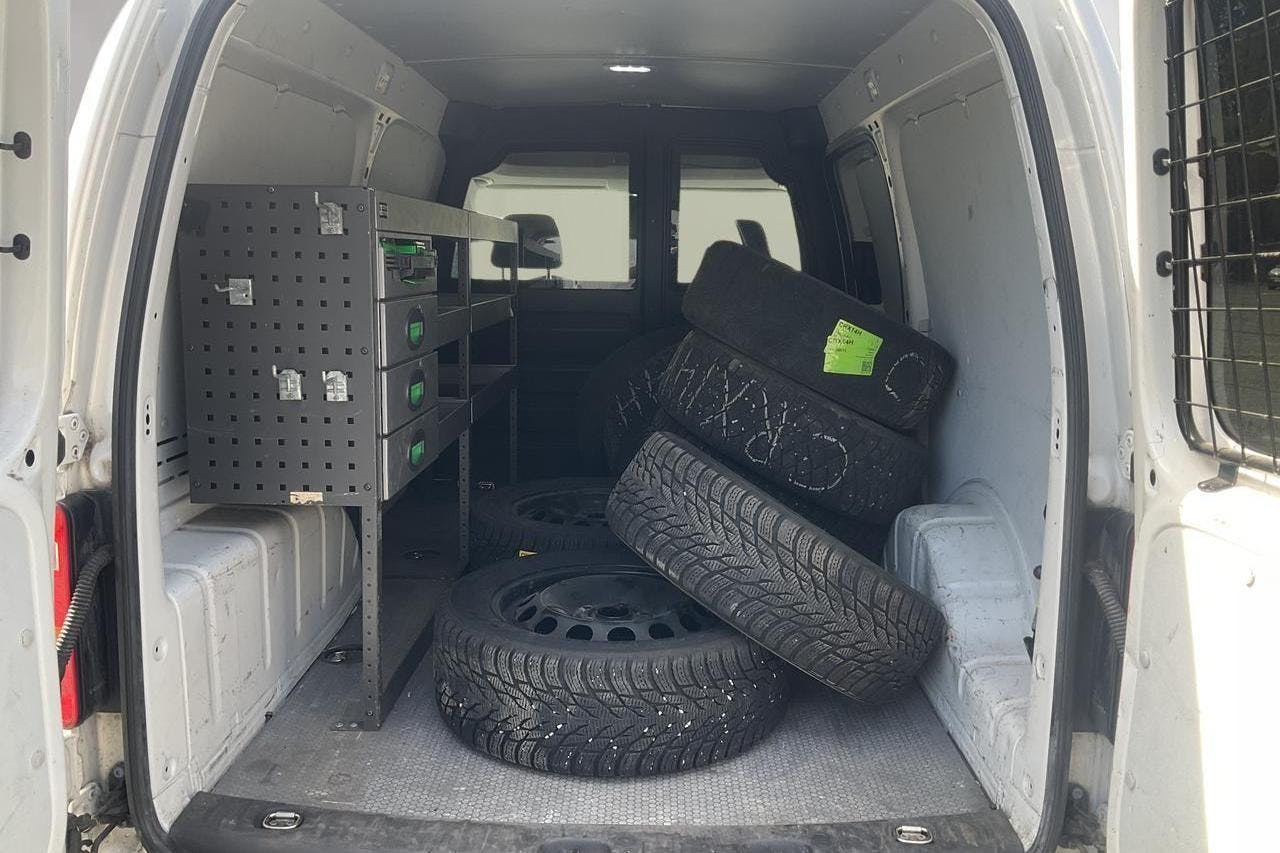 VW Caddy 2.0 TDI Maxi Skåp (102hk) - 4 446 mil - Automat - vit - 2019