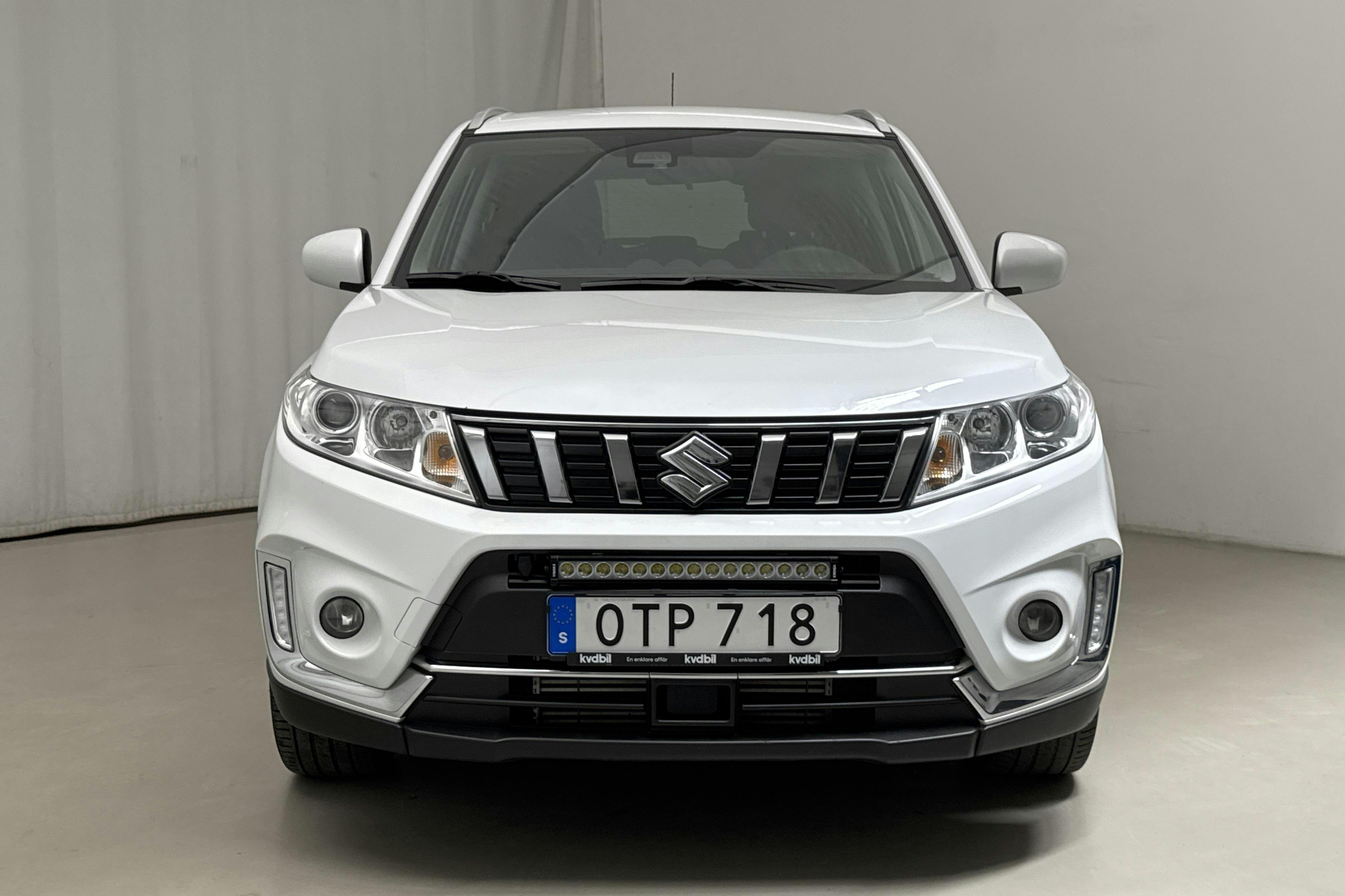 Suzuki Vitara 1.0 Allgrip 4x4 (112hk) - 9 716 mil - Manuell - vit - 2019