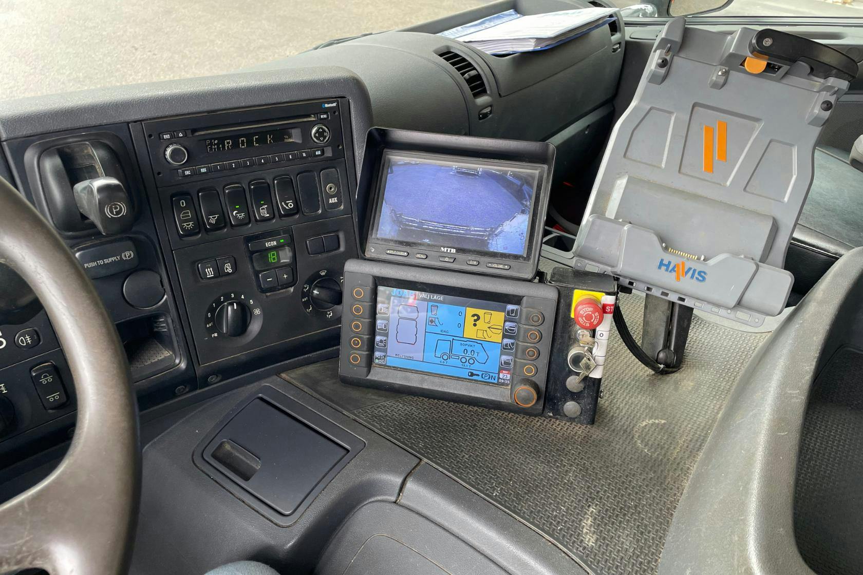 SCANIA P360 - 336 615 km - Automat - vit - 2015