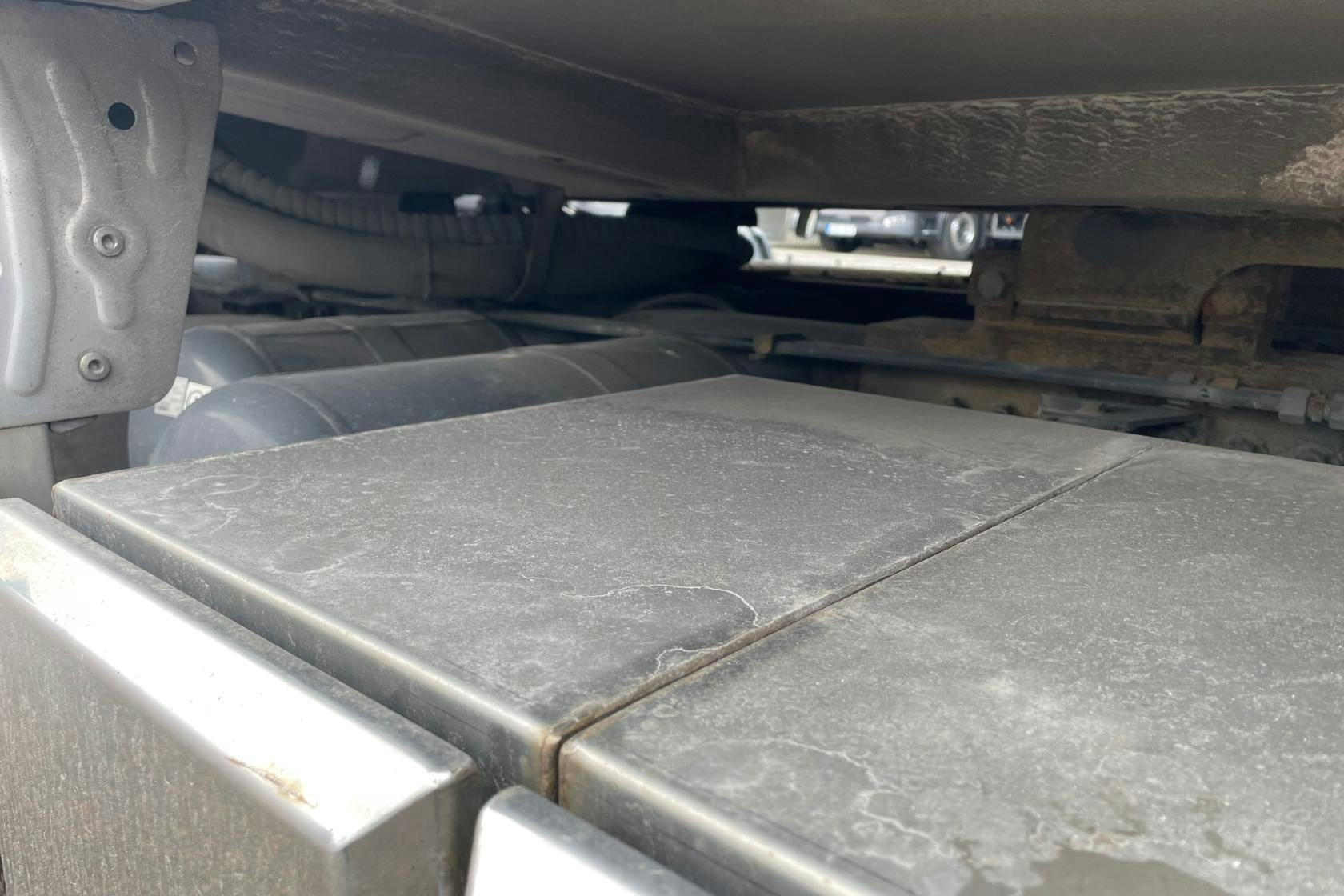 SCANIA P360 - 336 615 km - Automat - vit - 2015