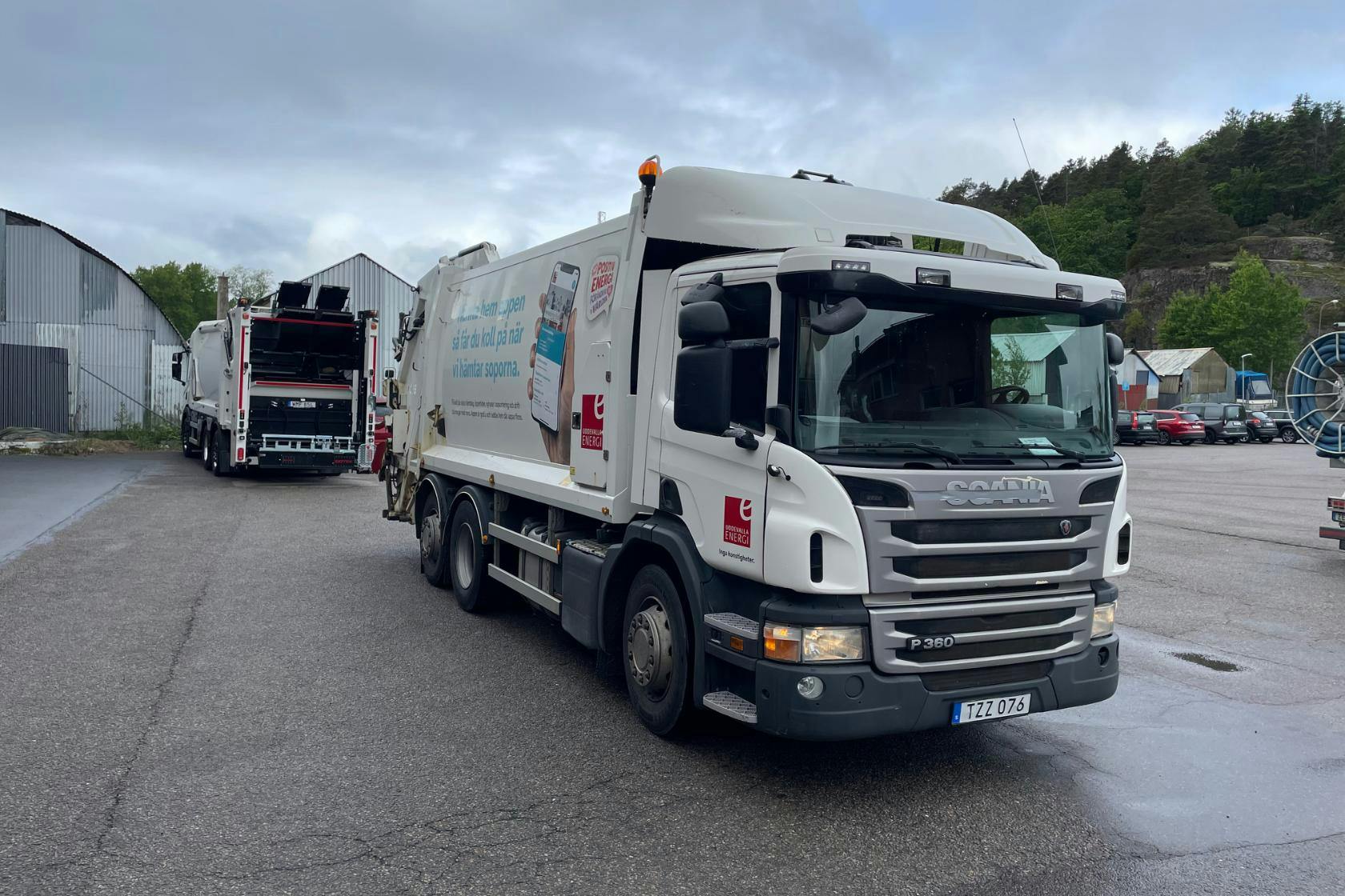 SCANIA P360 - 336 615 km - Automat - vit - 2015
