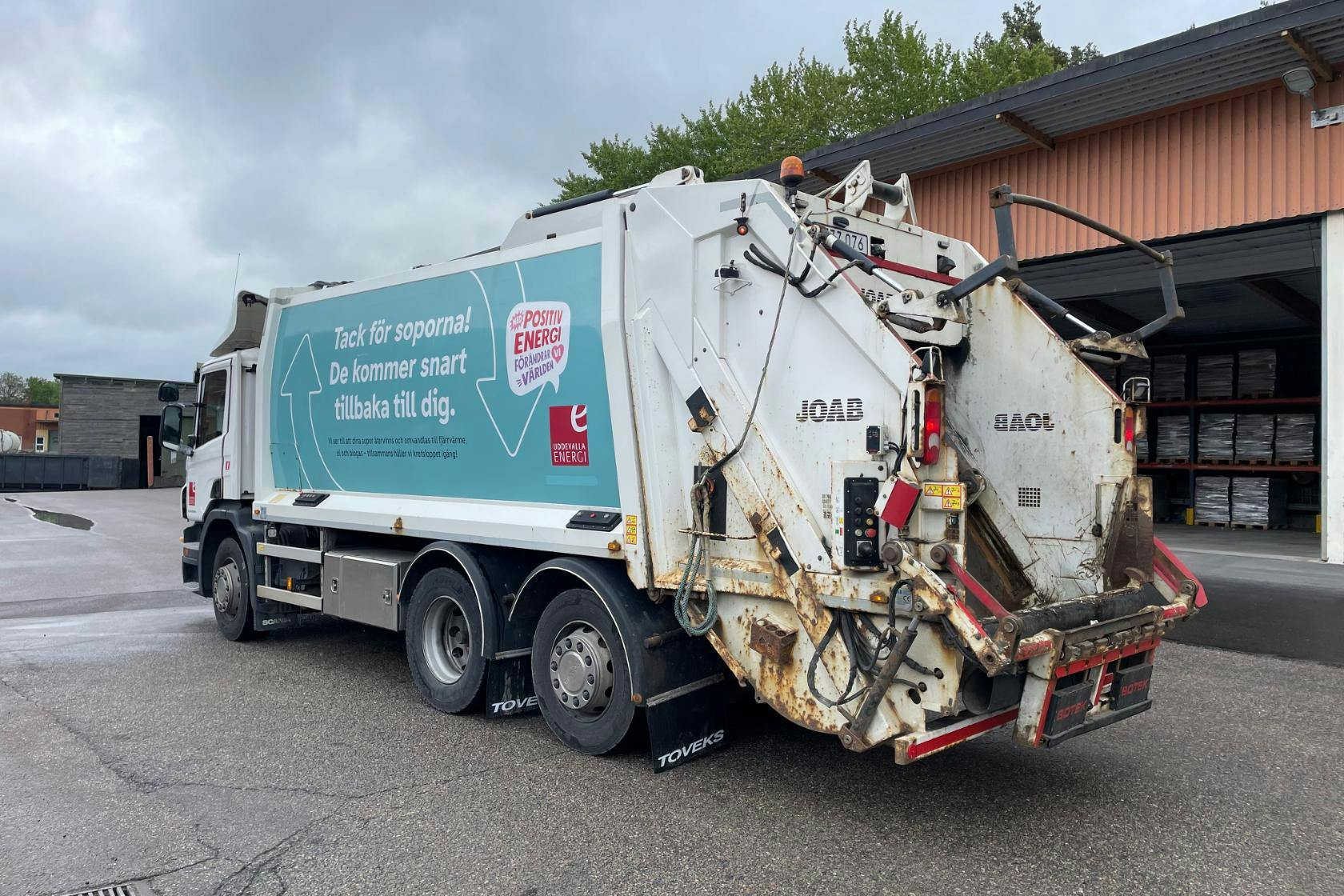 SCANIA P360 - 336 615 km - Automat - vit - 2015