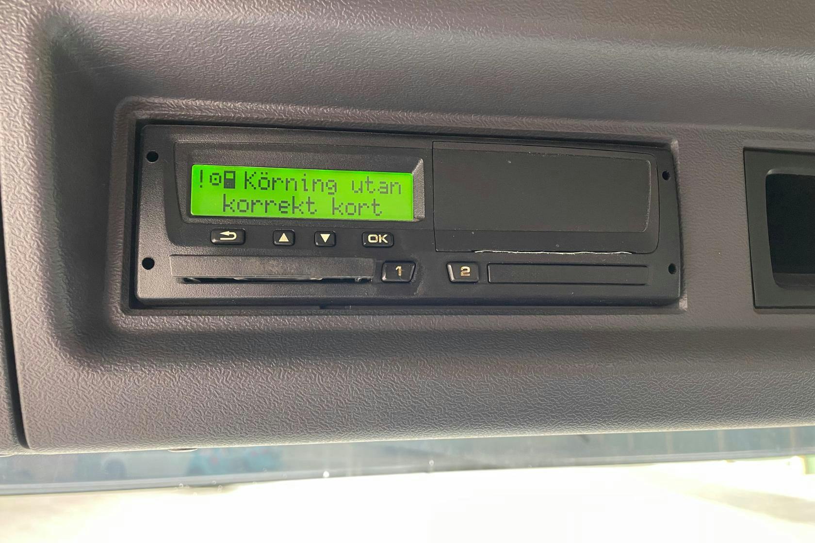 SCANIA P360 - 336 615 km - Automat - vit - 2015