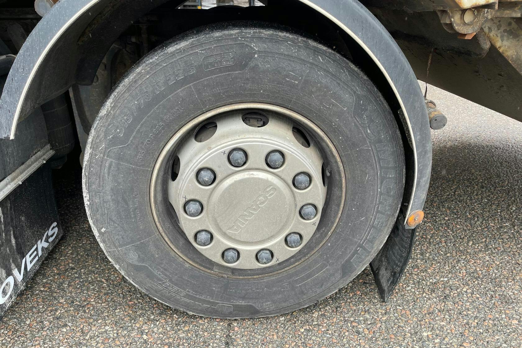 SCANIA P360 - 336 615 km - Automat - vit - 2015