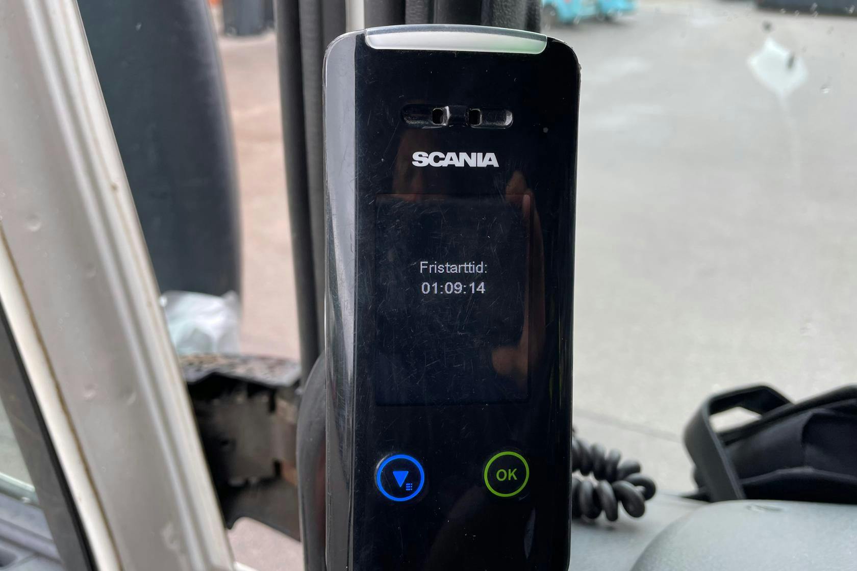 SCANIA P360 - 336 615 km - Automat - vit - 2015