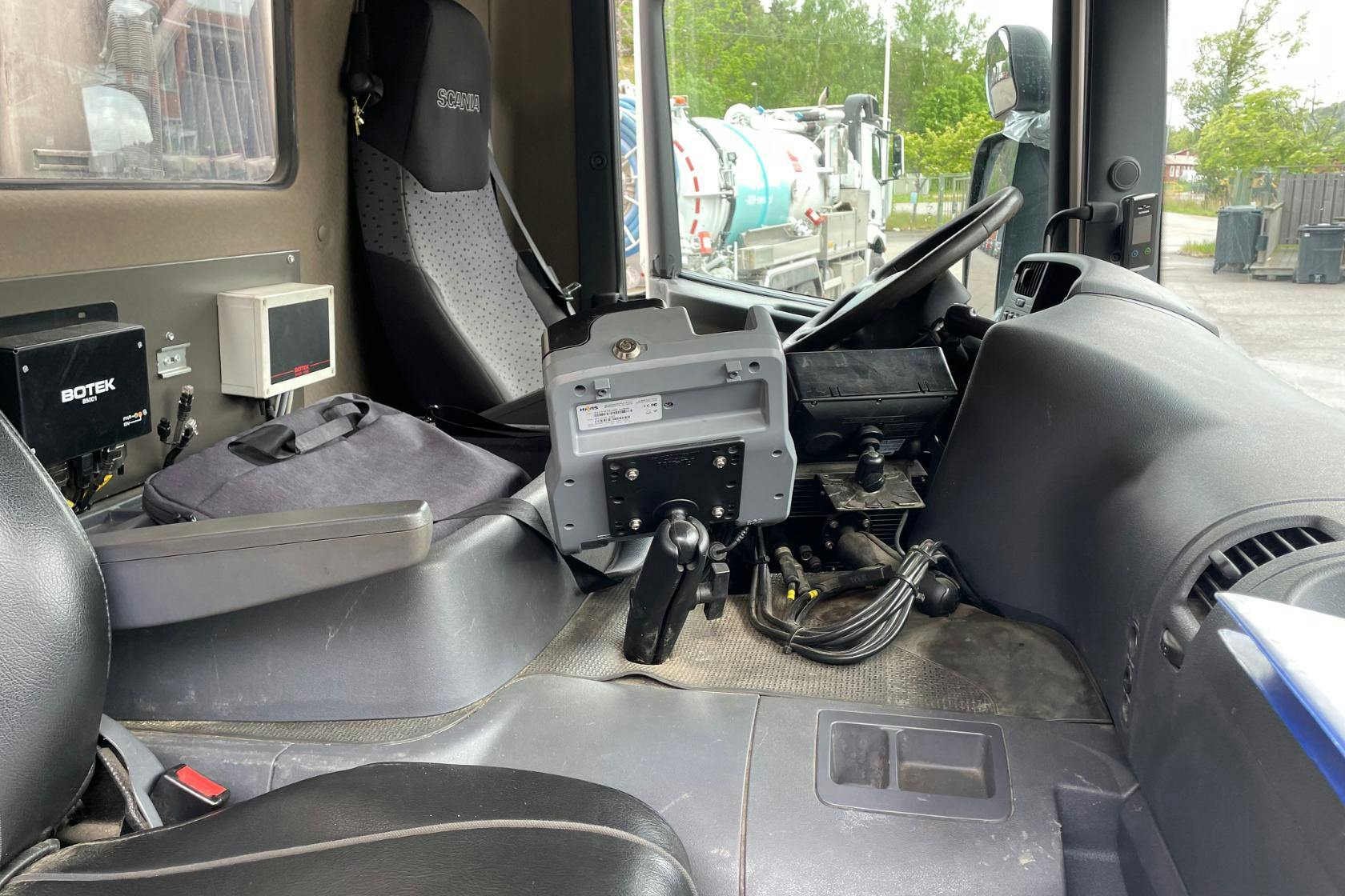 SCANIA P360 - 336 615 km - Automat - vit - 2015