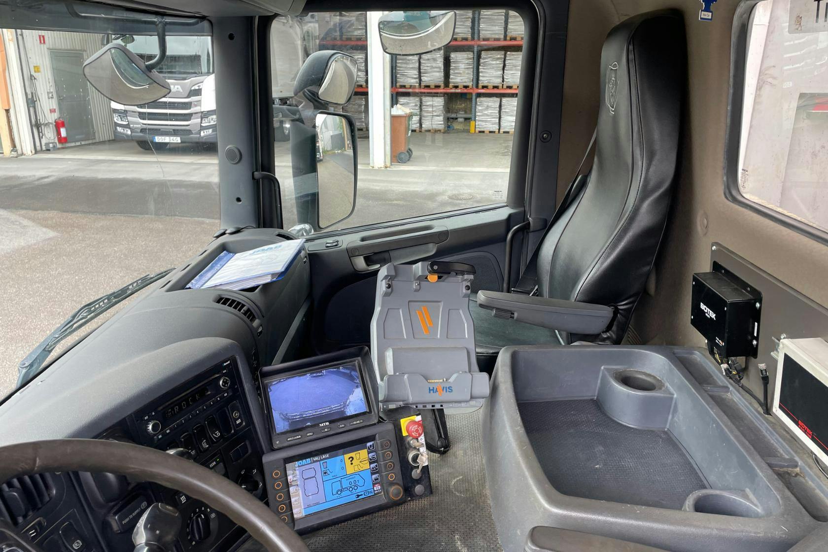 SCANIA P360 - 336 615 km - Automat - vit - 2015