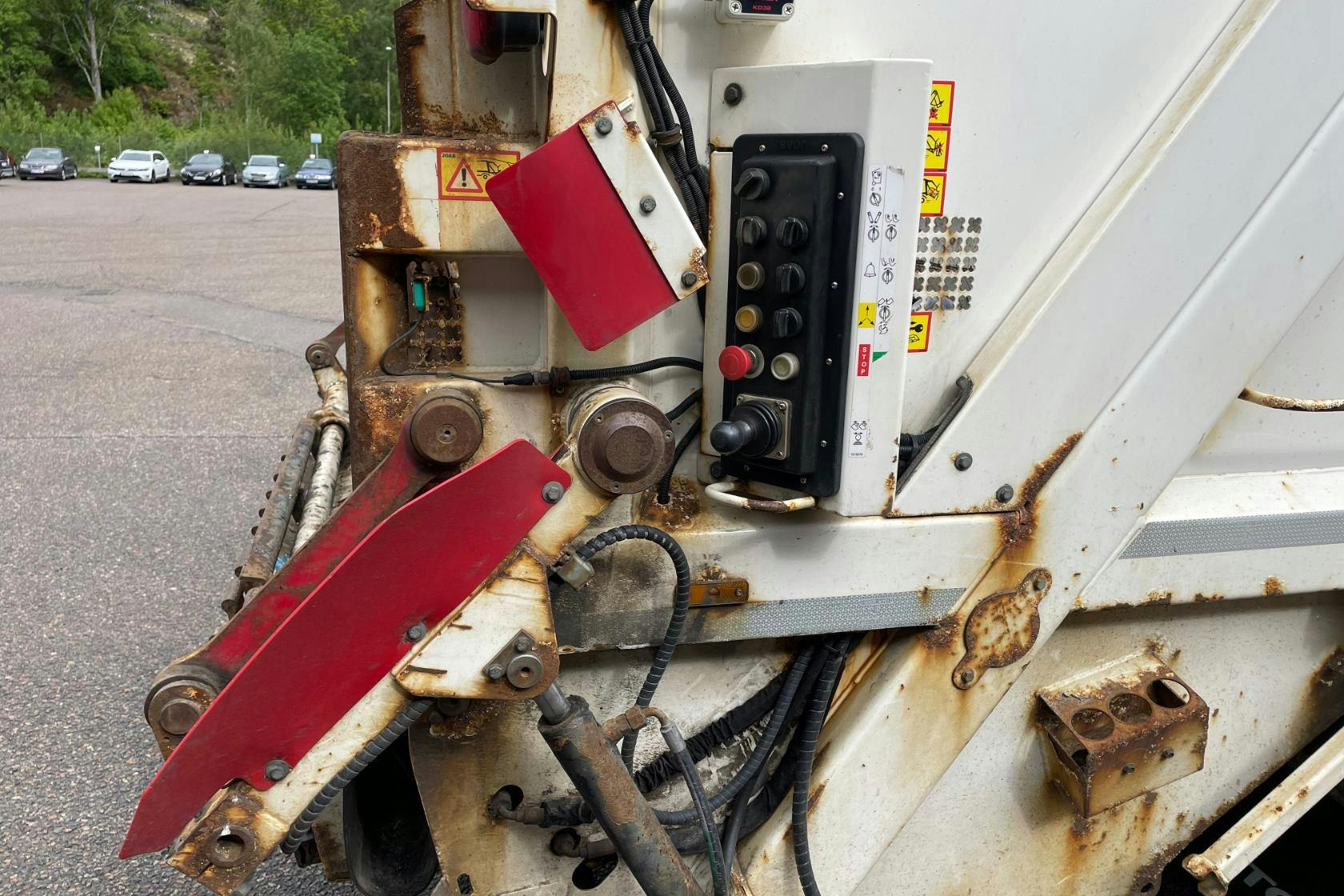 SCANIA P360 - 336 615 km - Automat - vit - 2015