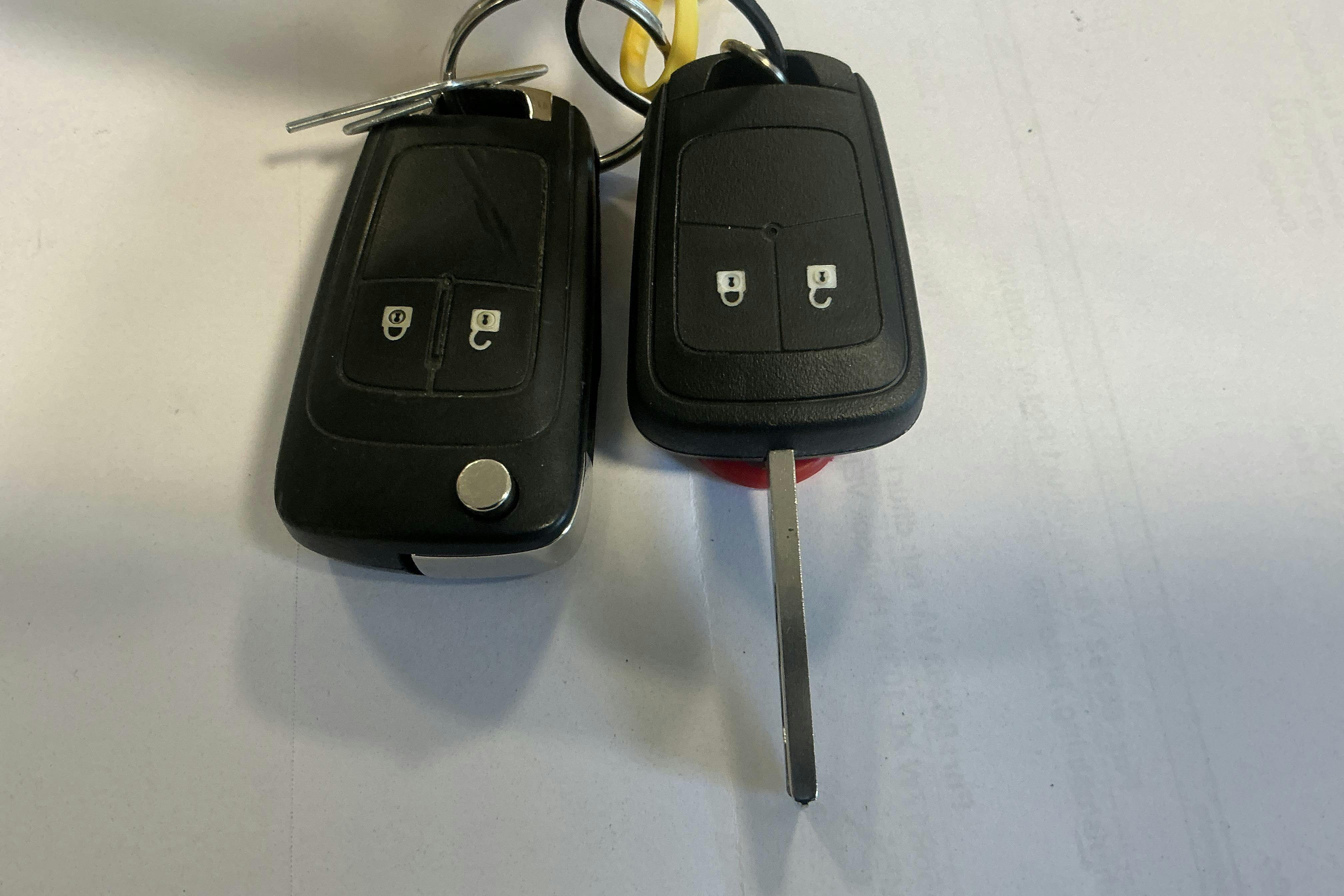 Esitlusfoto 16 aadressil 16: Opel Zafira 1.6 CNG ecoFLEX (150hk) - 48 470 km - Käsitsi - valge - 2016