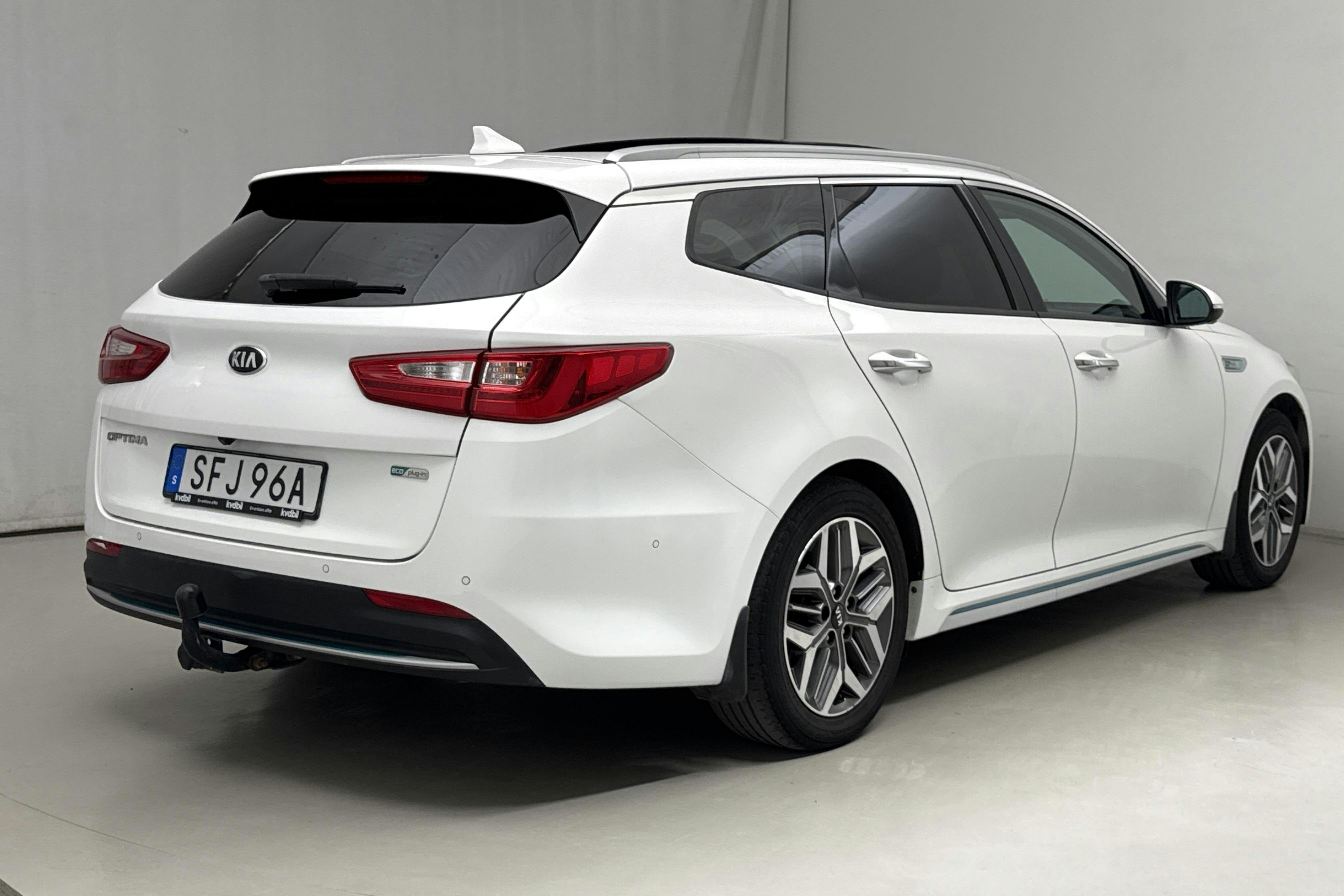 KIA Optima 2.0 GDi Plug-in Hybrid SW (205hk) - 134 570 km - Automatic - white - 2020