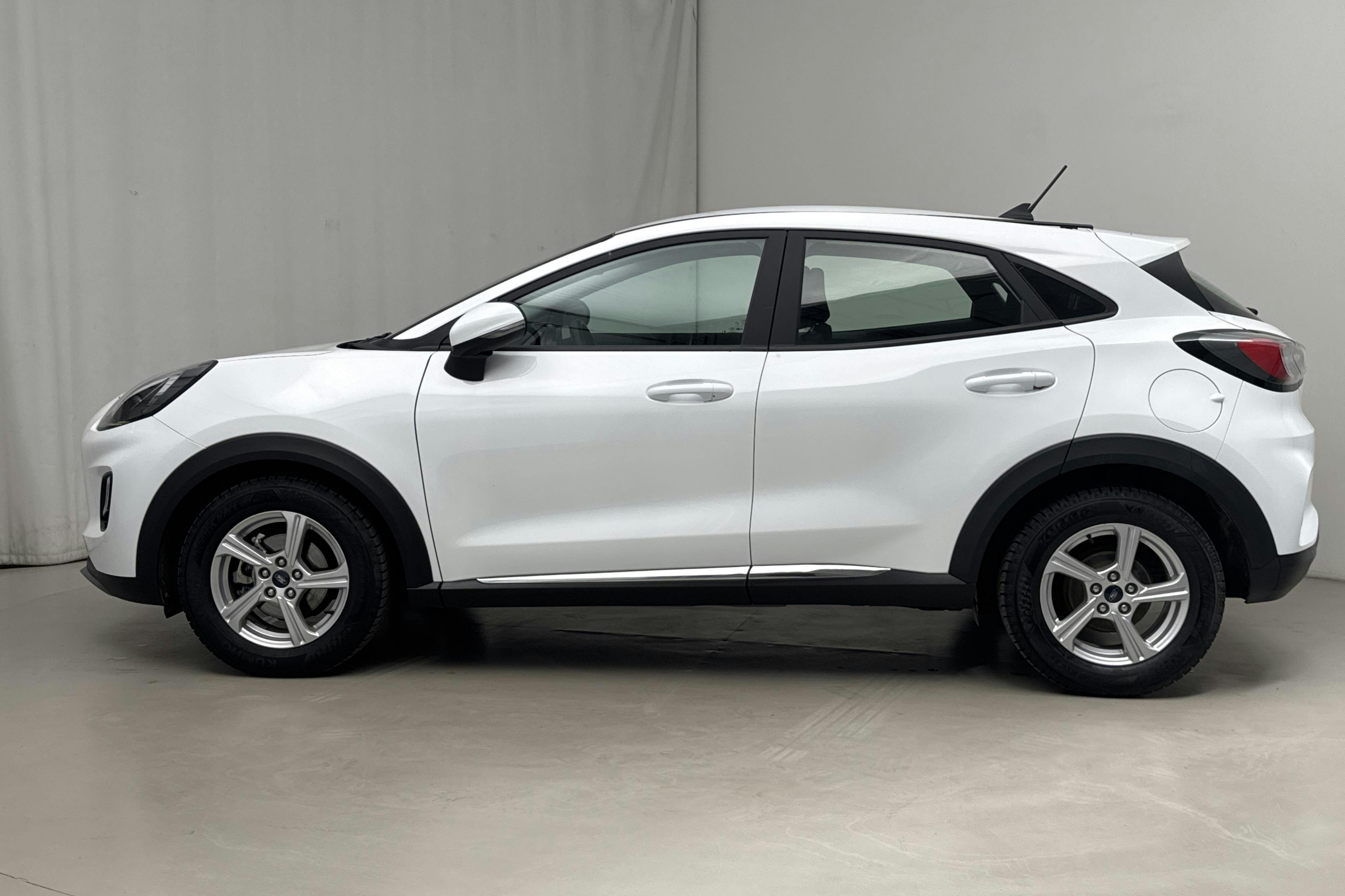 Esitlusfoto 2 aadressil 12: Ford Puma 1.0T MHEV (125hk) - 24 770 km - Automaatne - valge - 2024