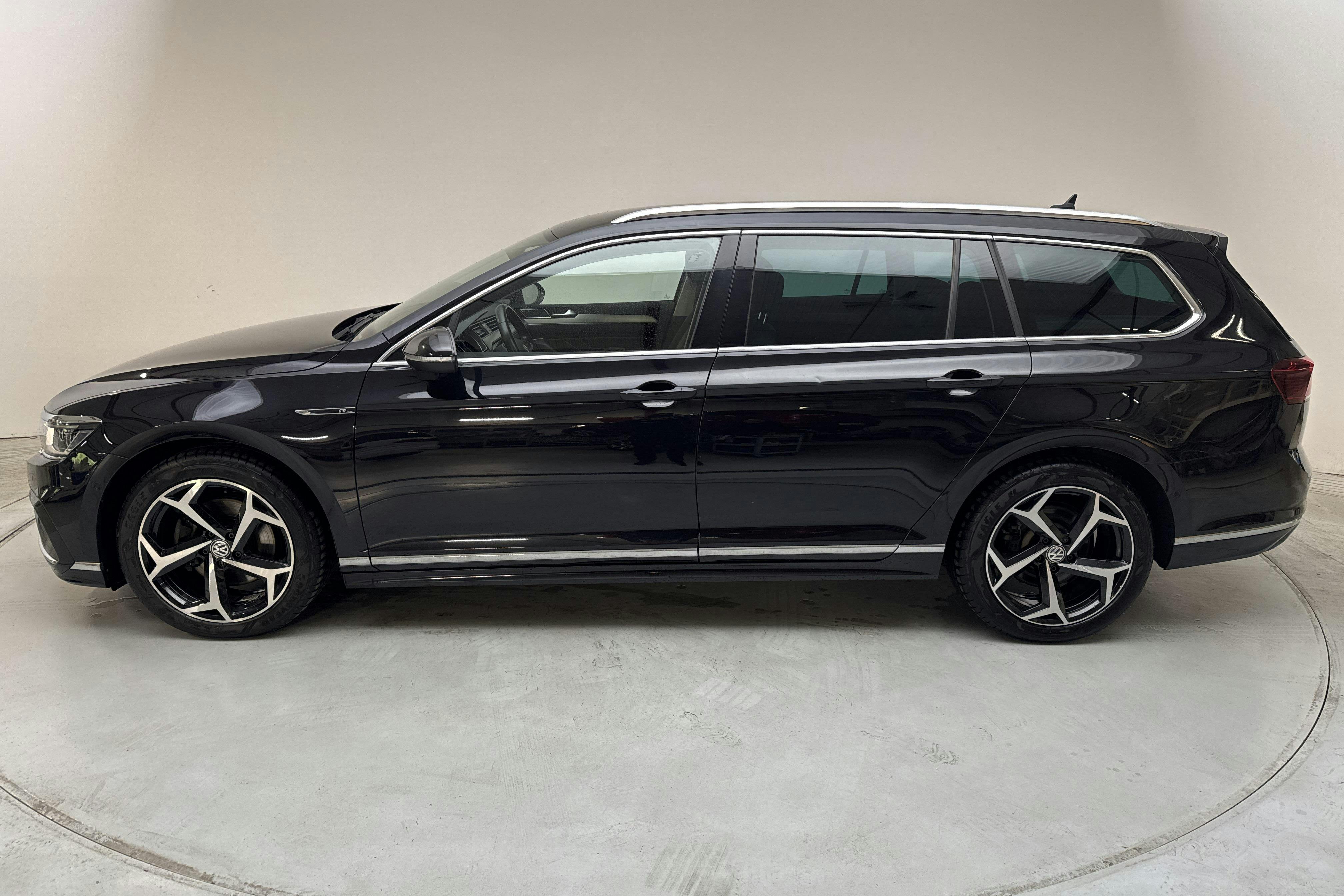 VW Passat 2.0 TDI Sportscombi 4MOTION (190hk) - 125 790 km - Automatic - black - 2020