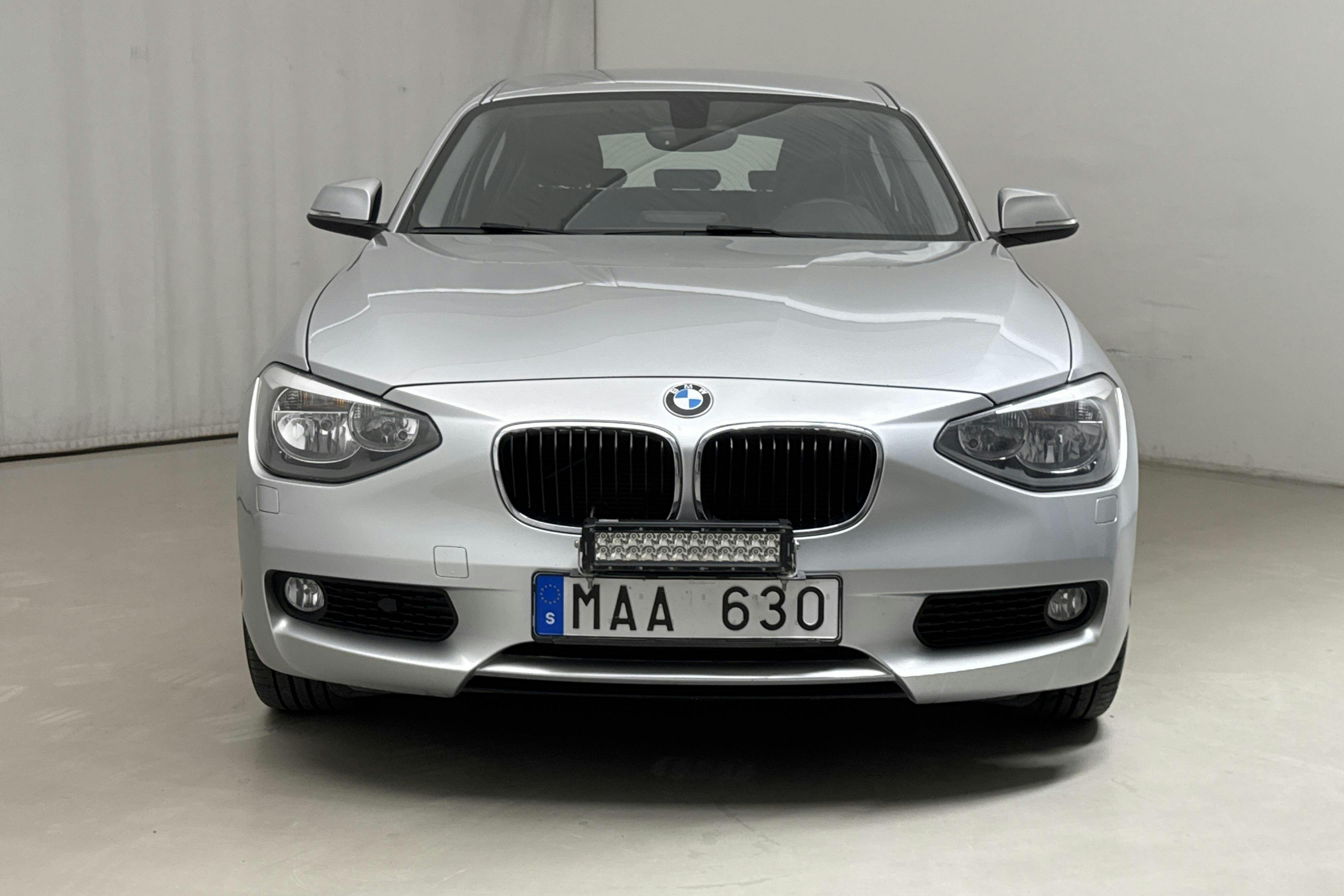 BMW 118d 5dr, F20 (143hk) - 12 105 mil - Manuell - silver - 2012