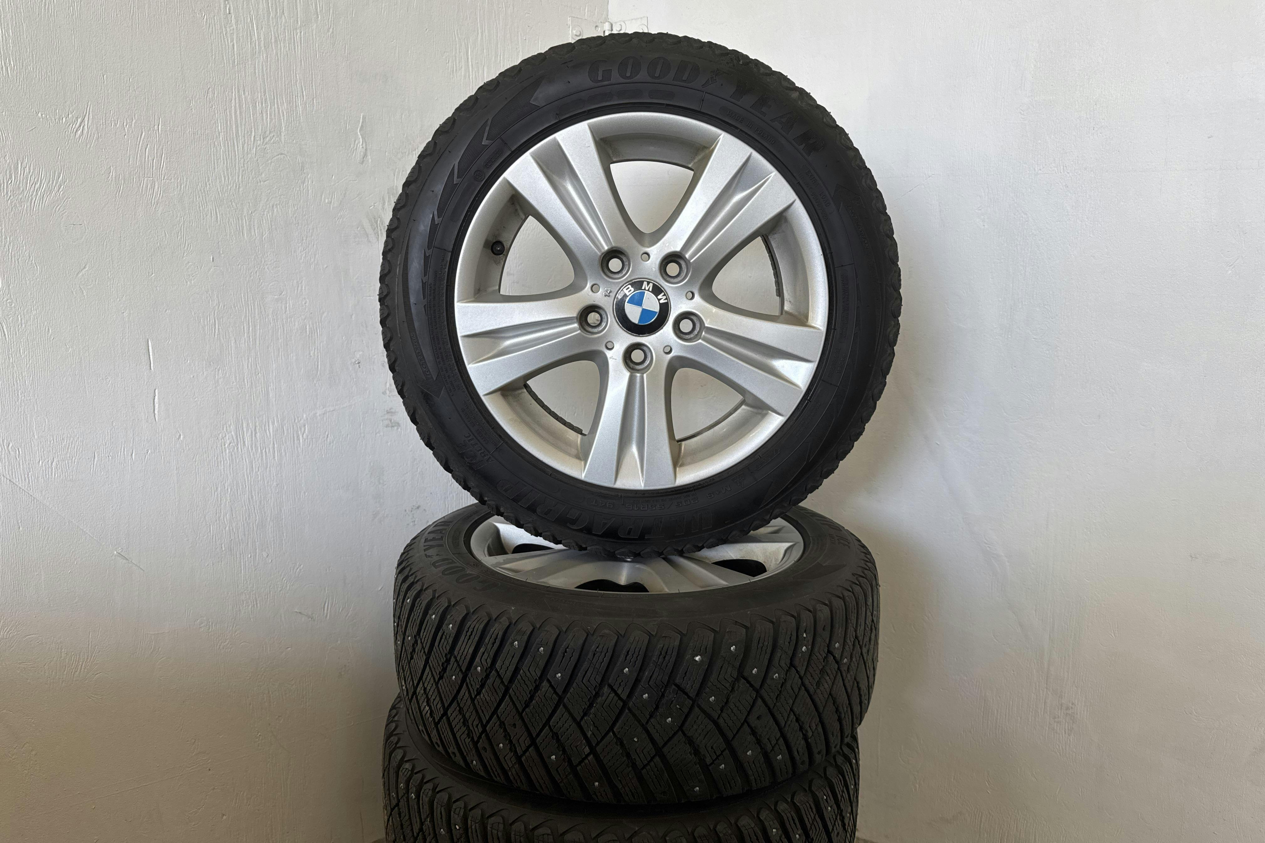 BMW 118d 5dr, F20 (143hk) - 12 105 mil - Manuell - silver - 2012