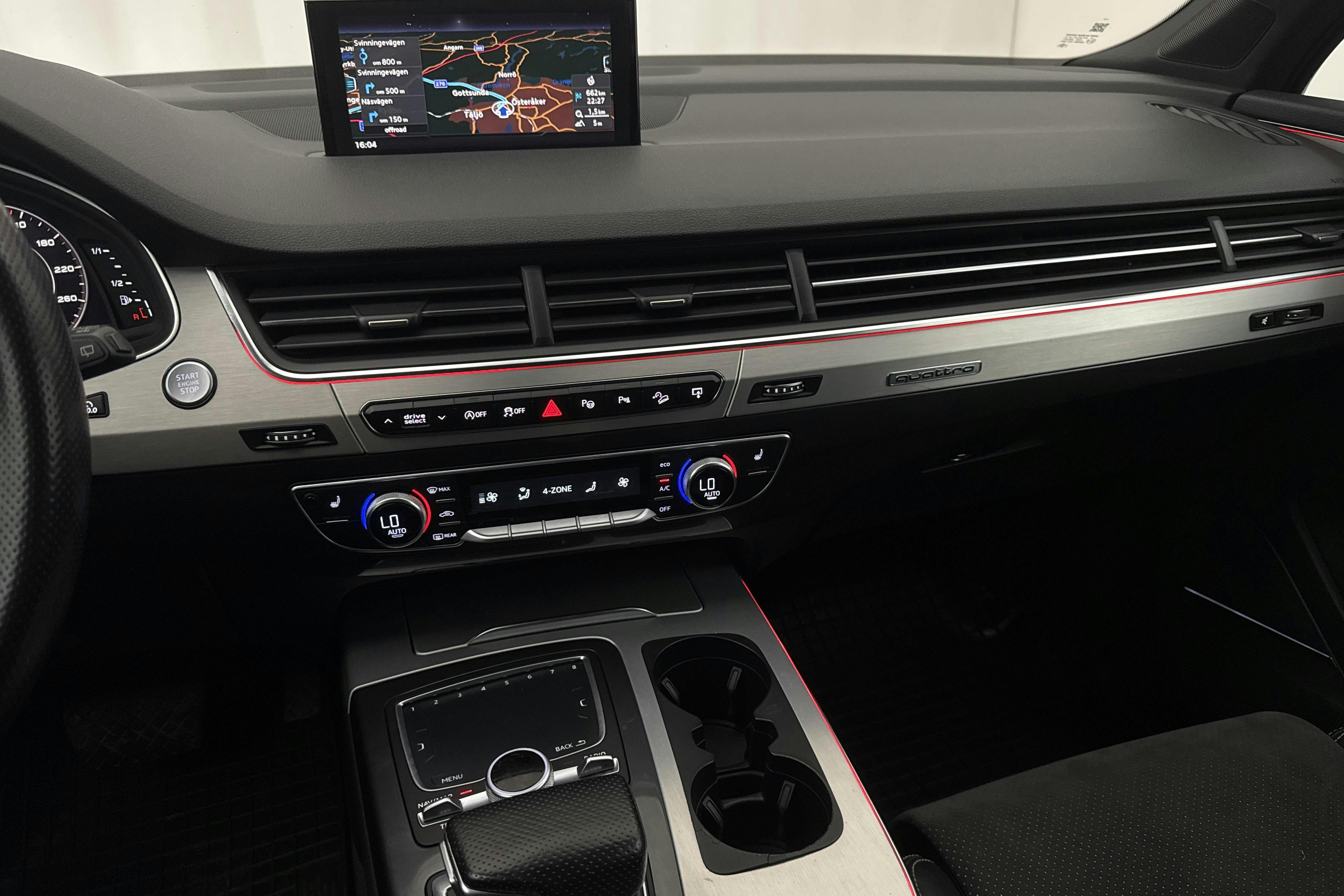 Audi Q7 3.0 TDI quattro (272hk) - 25 189 mil - Automat - grå - 2016