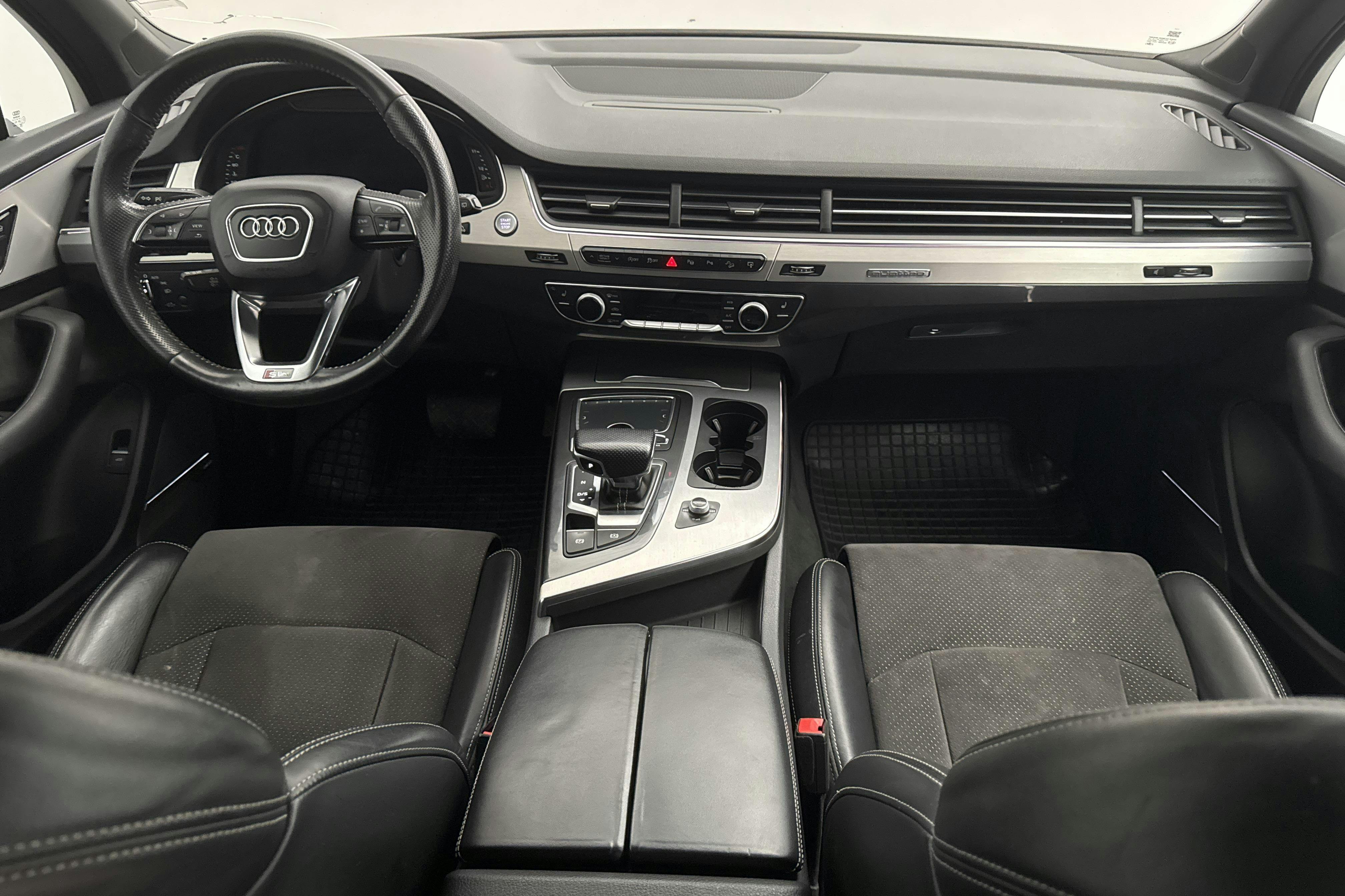 Audi Q7 3.0 TDI quattro (272hk) - 25 189 mil - Automat - grå - 2016