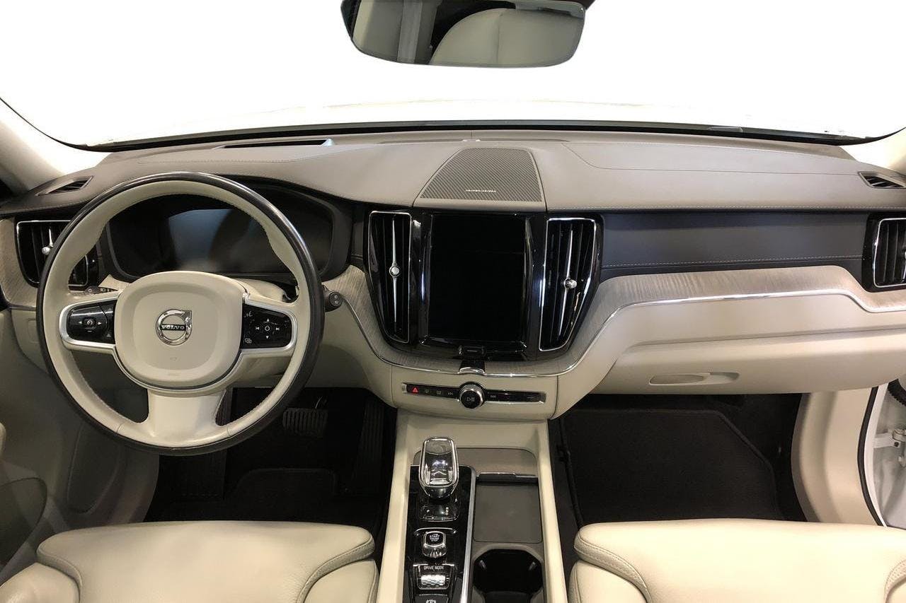 Volvo XC60 T8 AWD Recharge (390hk) - 8 581 mil - Automat - vit - 2021