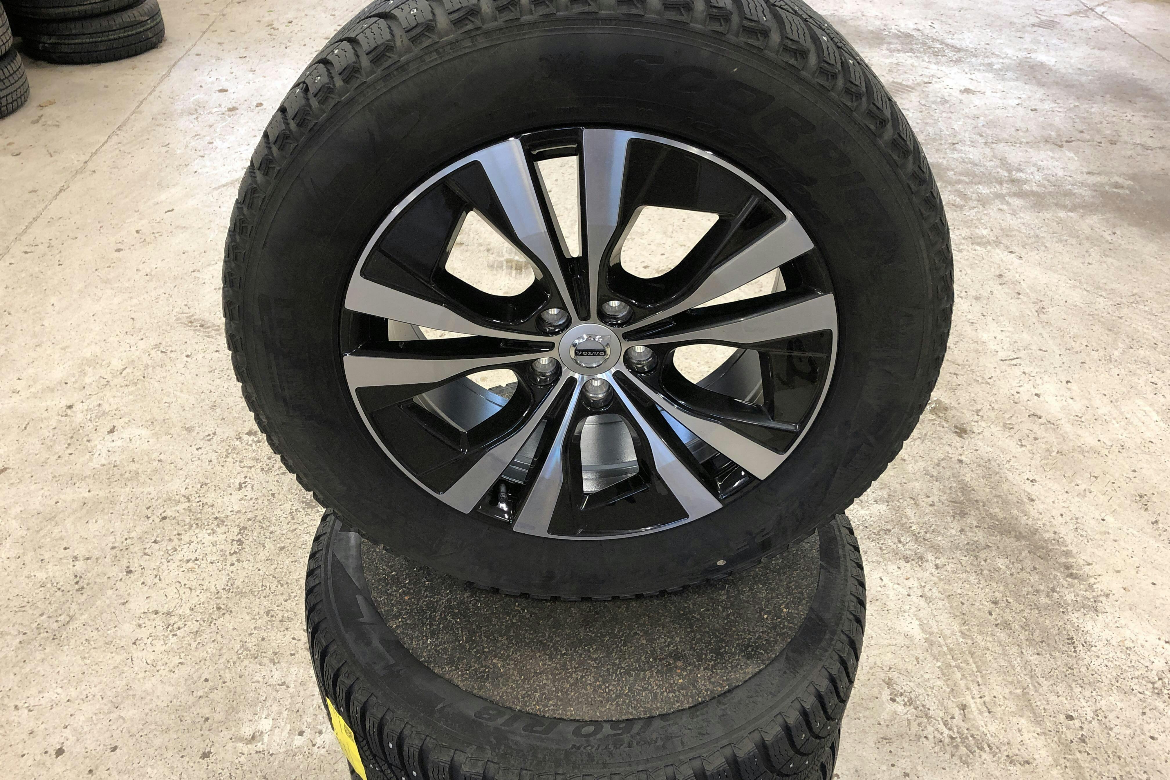Volvo XC60 T8 AWD Recharge (390hk) - 8 581 mil - Automat - vit - 2021