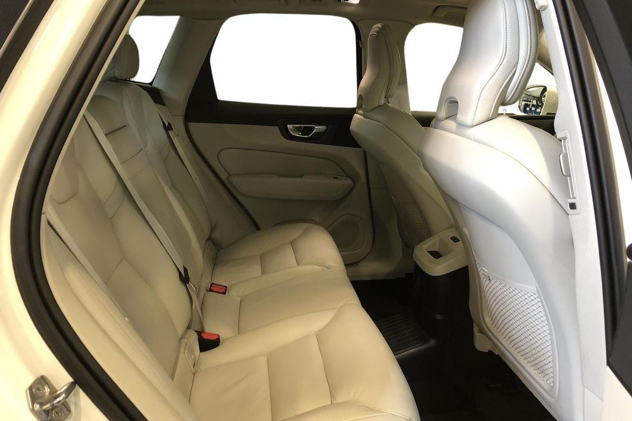 Volvo XC60 T8 AWD Recharge (390hk) - 8 581 mil - Automat - vit - 2021
