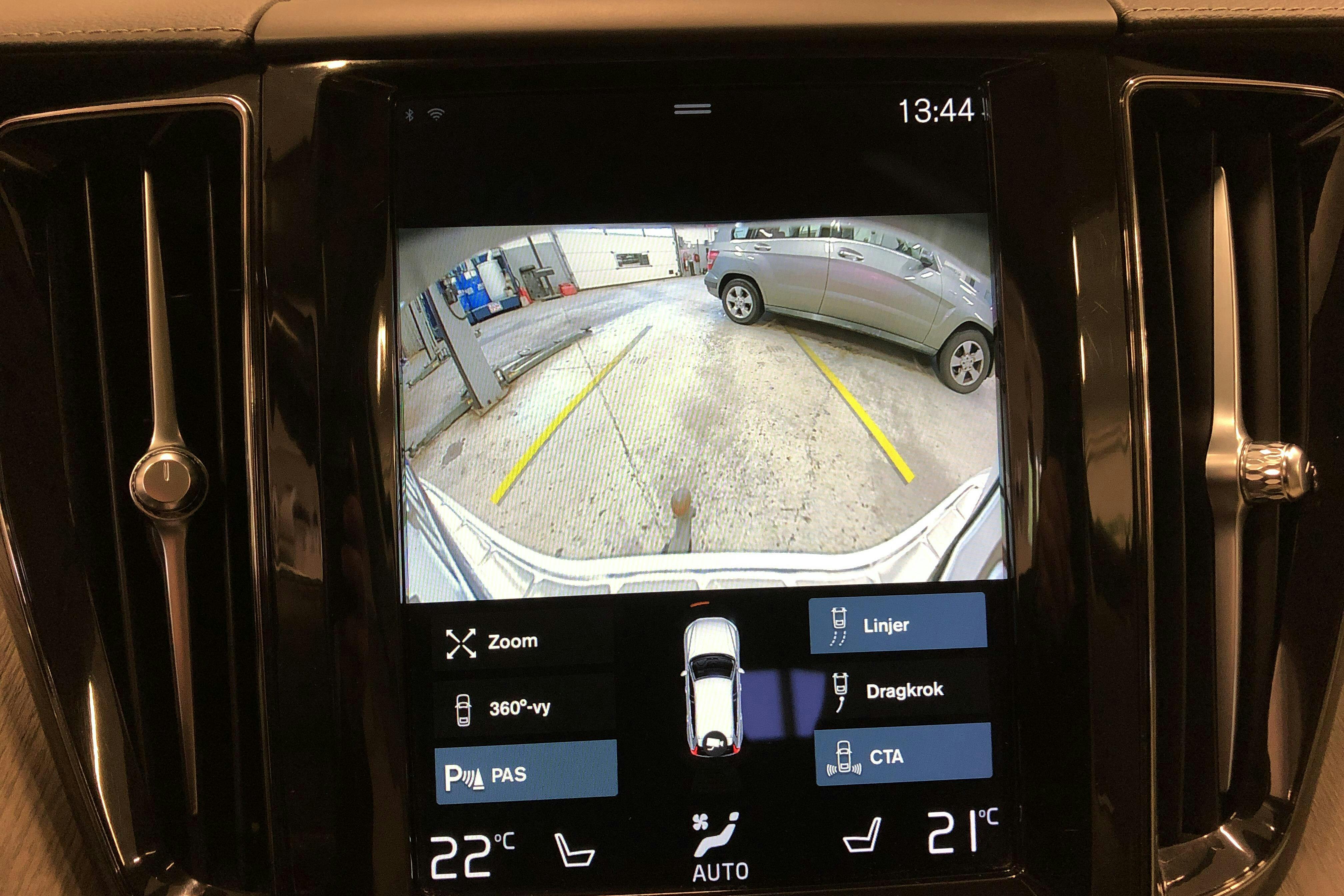 Volvo XC60 T8 AWD Recharge (390hk) - 8 581 mil - Automat - vit - 2021