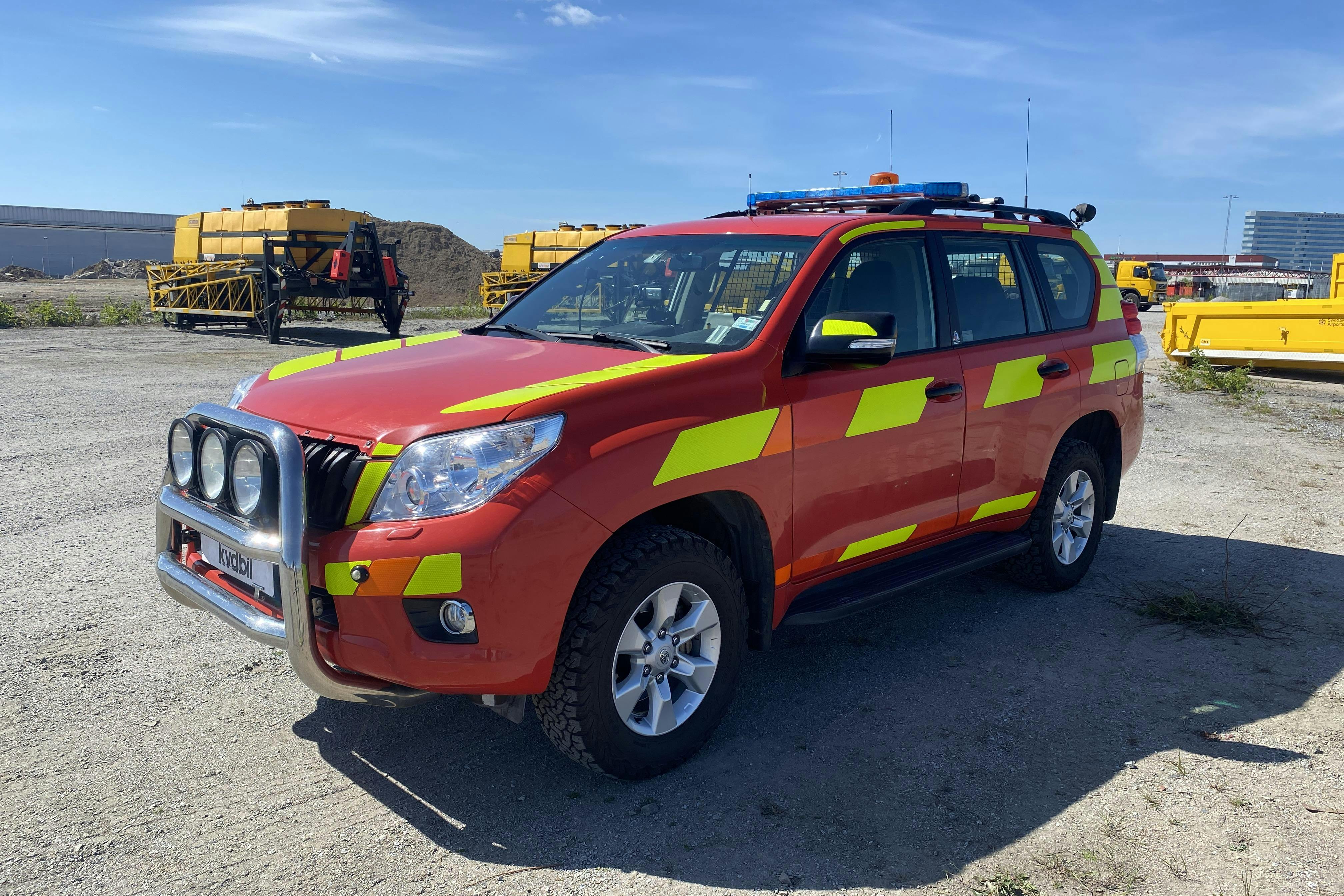 Toyota J15TM TMG Landcruiser Insatsledarbil - 108 528 km - Automat - röd - 2010