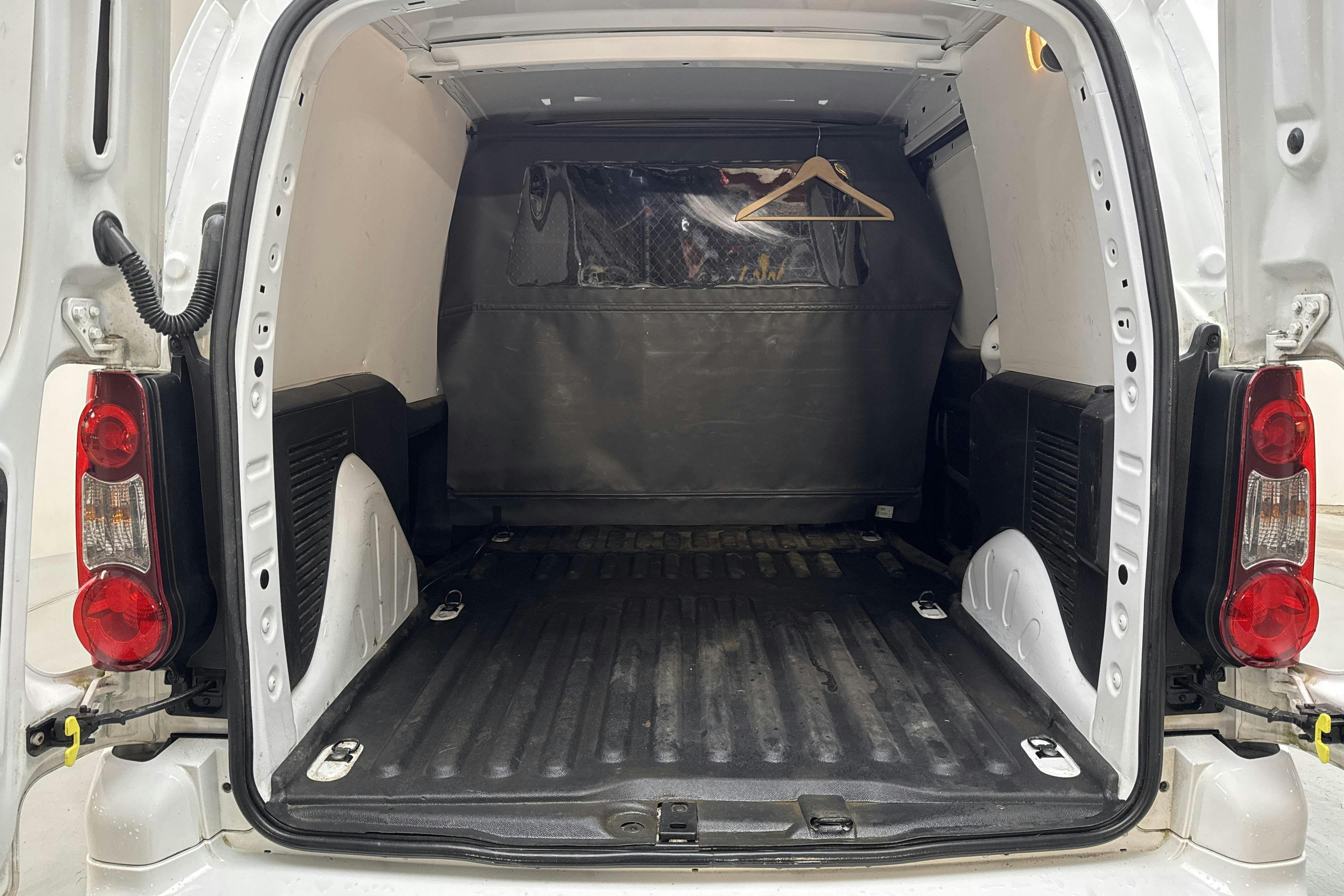 Citroën Berlingo 1.6 BlueHDi Skåp (100hk) - 7 000 mil - Manuell - vit - 2018