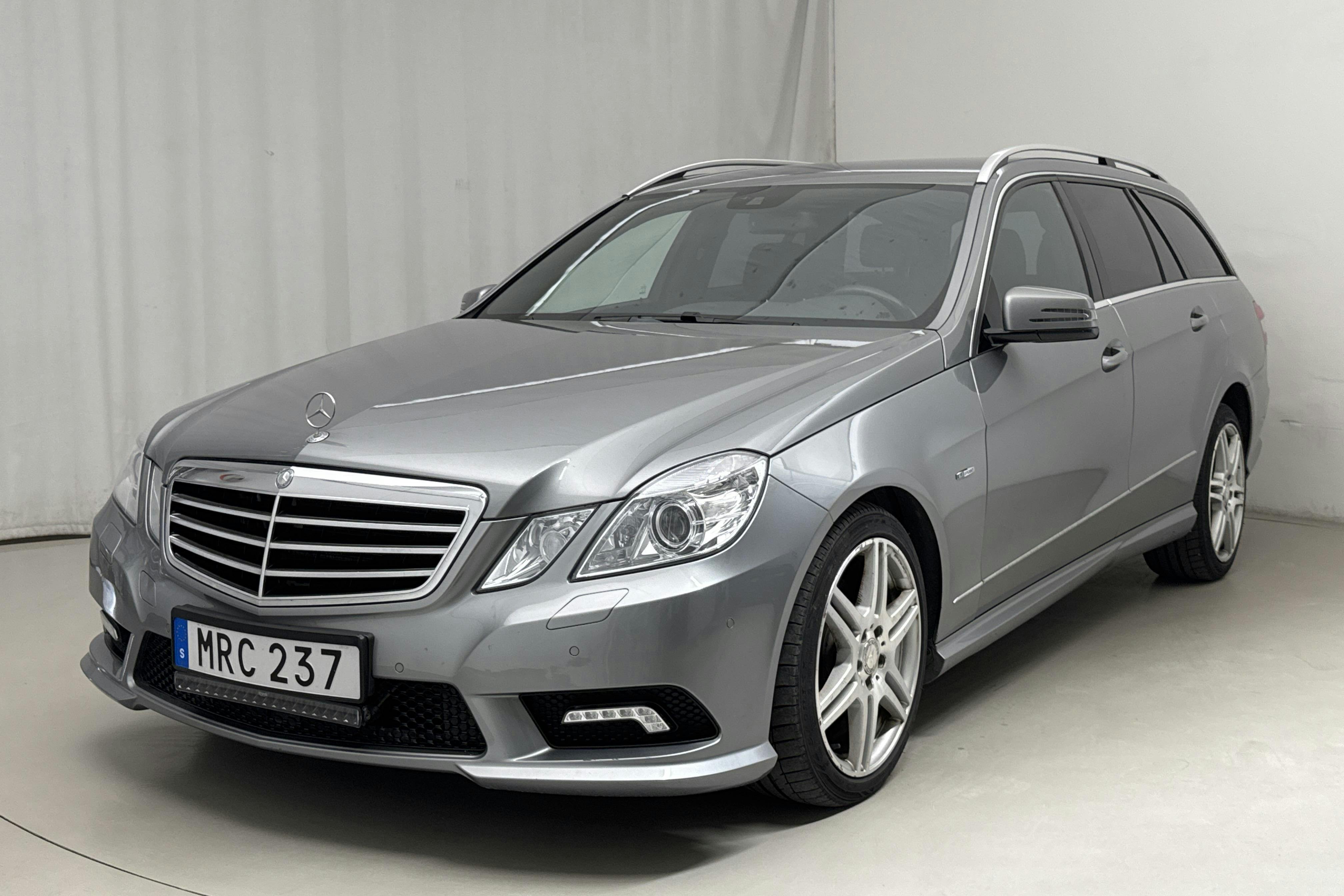 Mercedes E 350 CDI Kombi 4Matic S212 (265hk) - 260 970 km - Automatic - silver - 2011