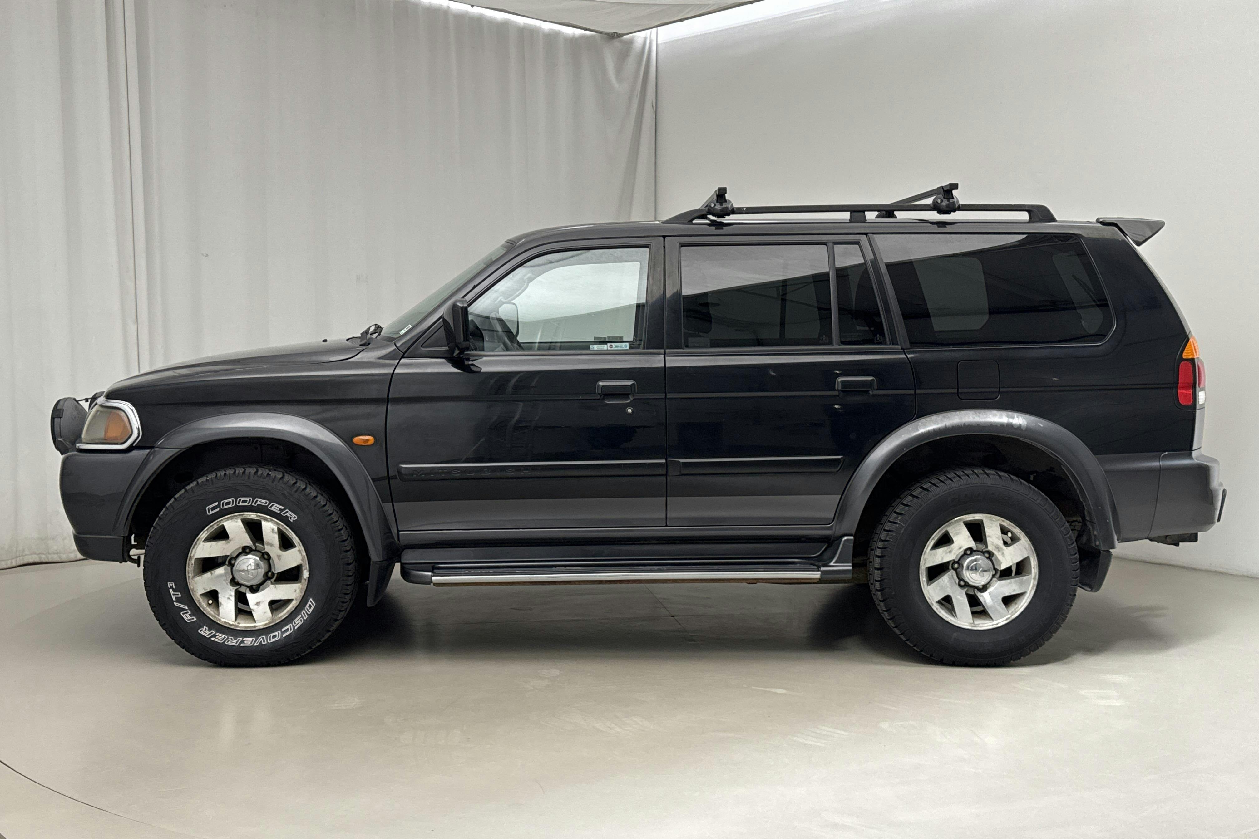 Presentation photo 2 of 11: Mitsubishi Pajero Sport 3.0 V6 (170hk) - 131 310 km - Automatic - black - 2004