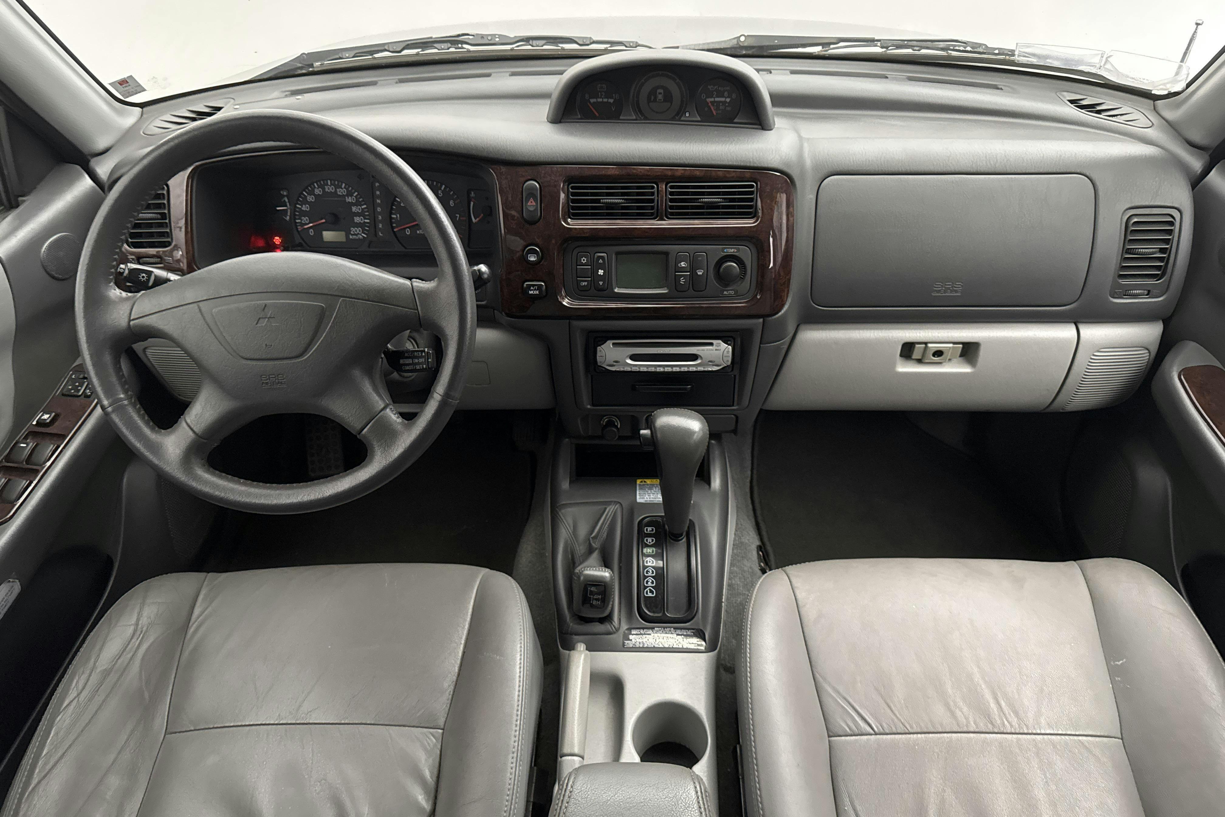 Mitsubishi Pajero Sport 3.0 V6 (170hk) - 131 310 km - Automatic - black - 2004